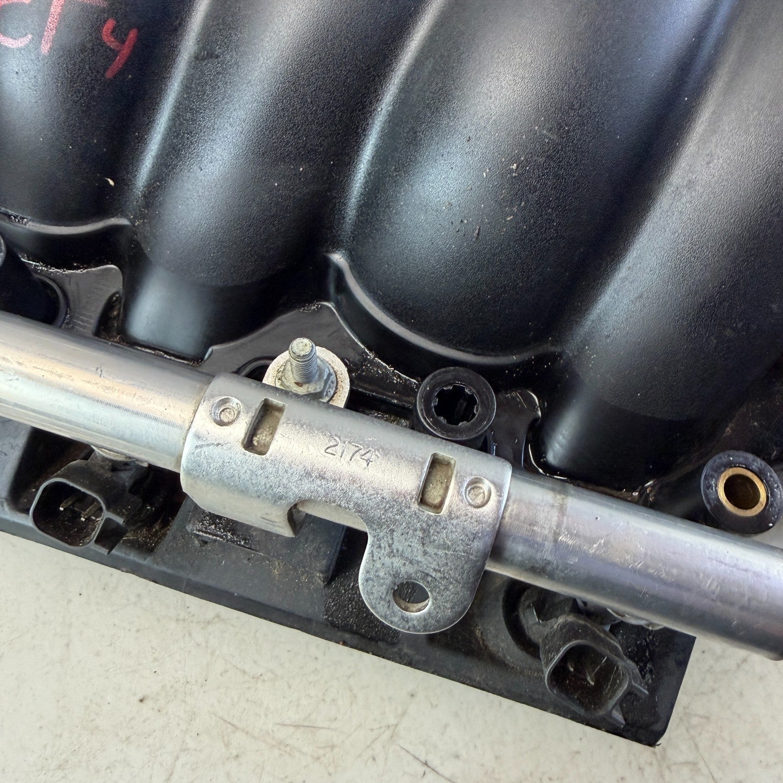 05-07 LS2 CHEVROLET CORVETTE C6 INTAKE MANIFOLD W/ FUEL INJECTION RAIL 12595285