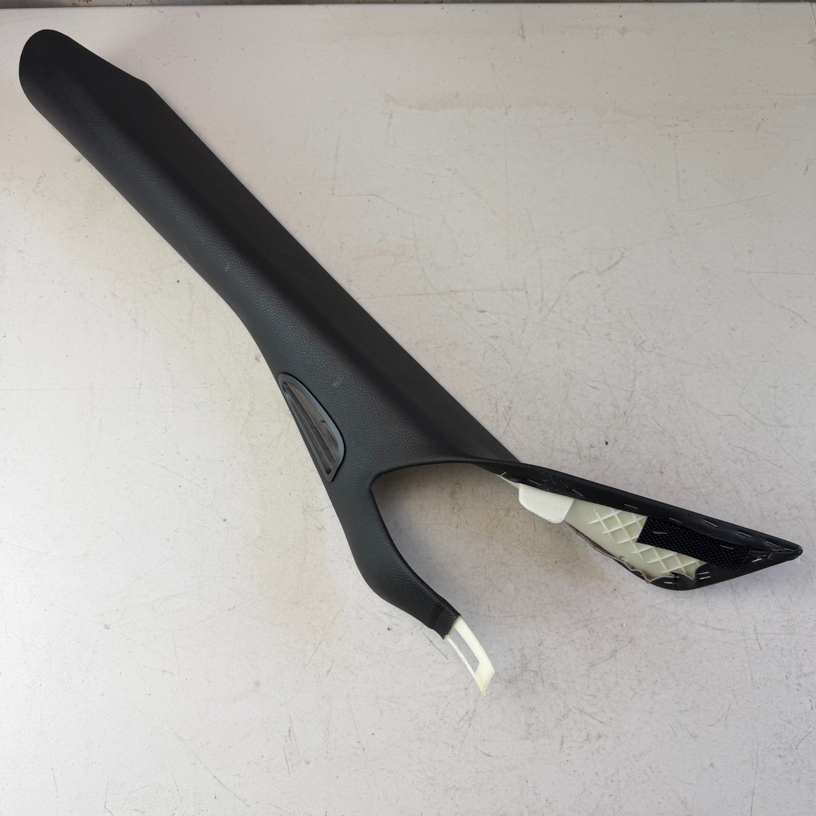 05-13 CHEVROLET CORVETTE C6 WINDSHIELD FRONT LEFT A-PILLAR TRIM COVER PANEL OEM