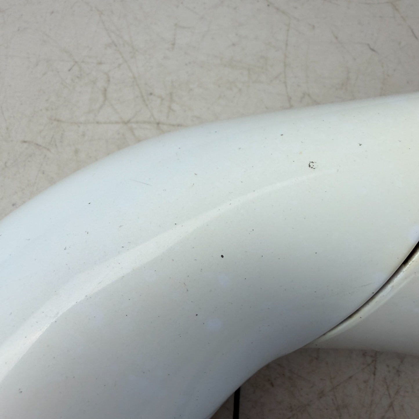 2005-2013 CHEVROLET CORVETTE C6 FRONT RIGHT SIDE VIEW DOOR MIRROR WHITE SEE PICS