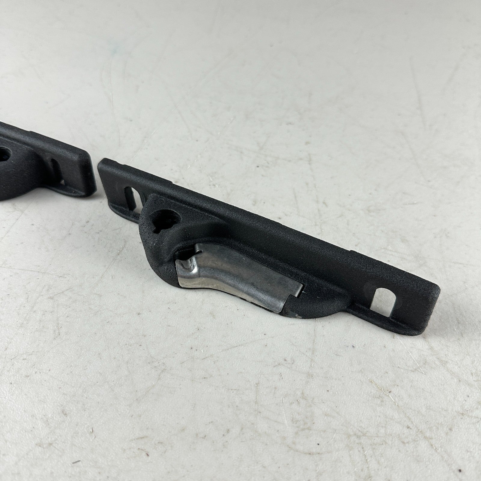 05-13 CHEVROLET CORVETTE FRONT LEFT & RIGHT TOP RAIL FOLDING LATCH STRIKERS OEM