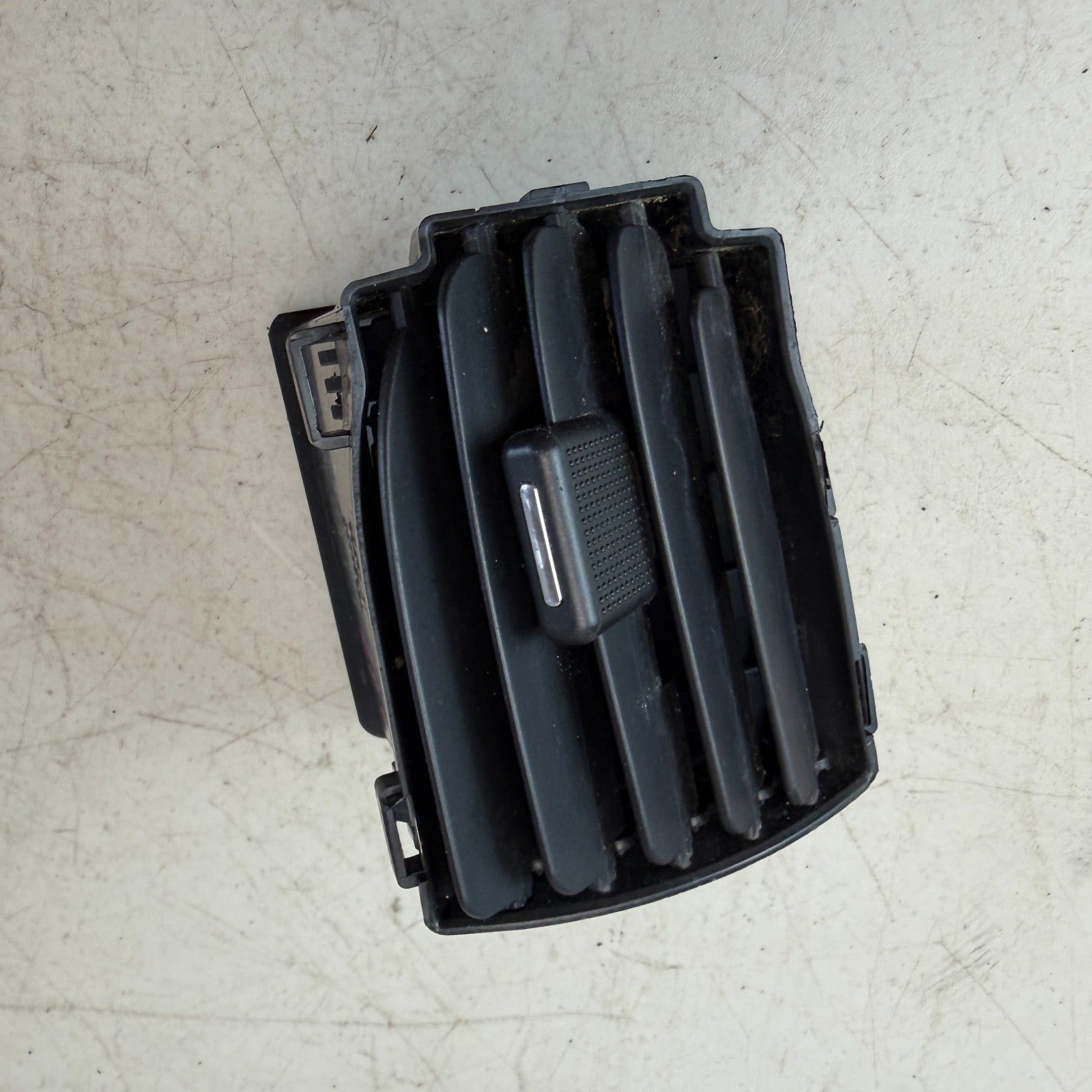 05-13 CHEVROLET CORVETTE C6 FRONT LEFT OR RIGHT CONSOLE AC AIR VENT GRILLE OEM