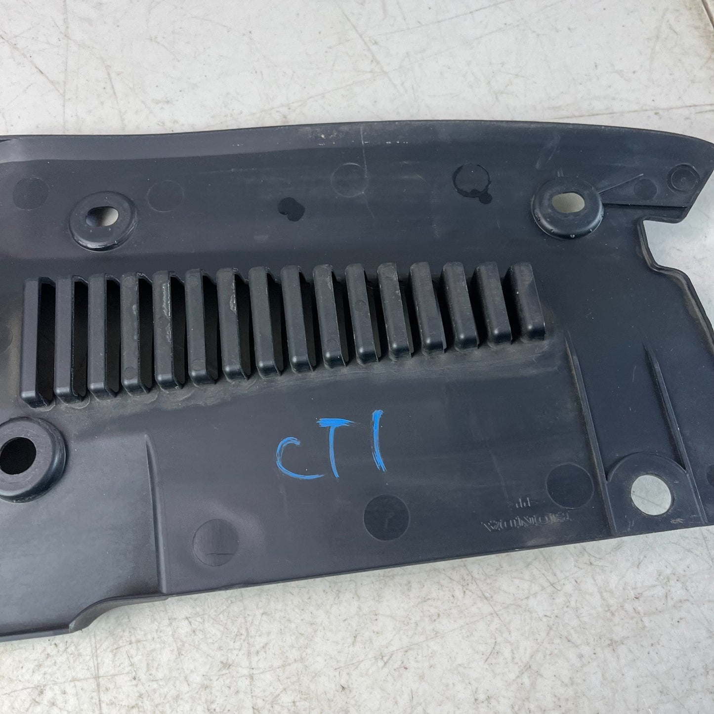 2017 - 2022 HONDA CR-V FRONT BUMPER RADIATOR UPPER SIGHT SHIELD COVER PANEL OEM
