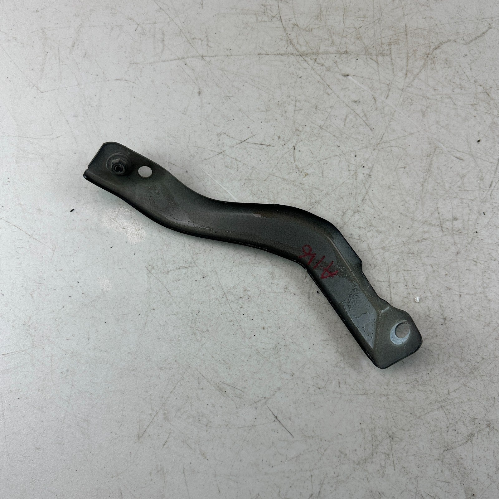 2016-2024 CHEVROLET CAMARO LEFT FENDER MOUNT GUIDE SUPPORT BRACKET 23438030 OEM