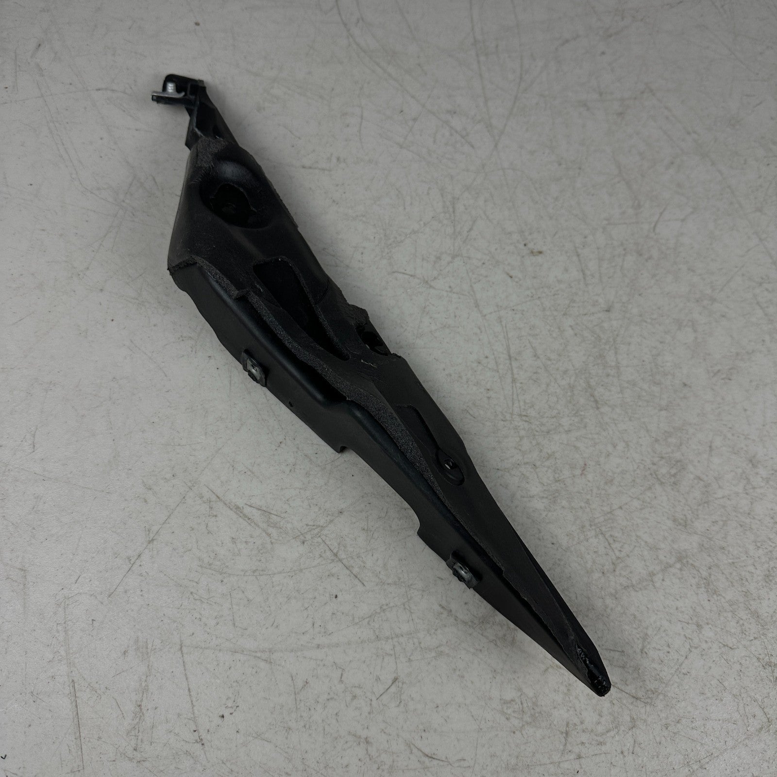 14-19 CORVETTE RIGHT PASSENGER SIDE A-PILLAR WINDSHIELD FRAME LOWER BRACKET OEM
