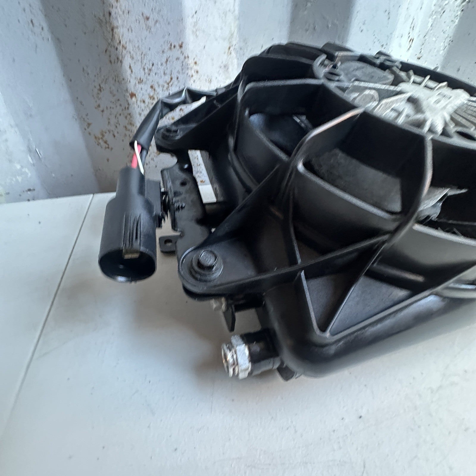 2014-2019 Chevy Corvette Transmission Cooler Fan & Radiator Assembly OEM USED GM