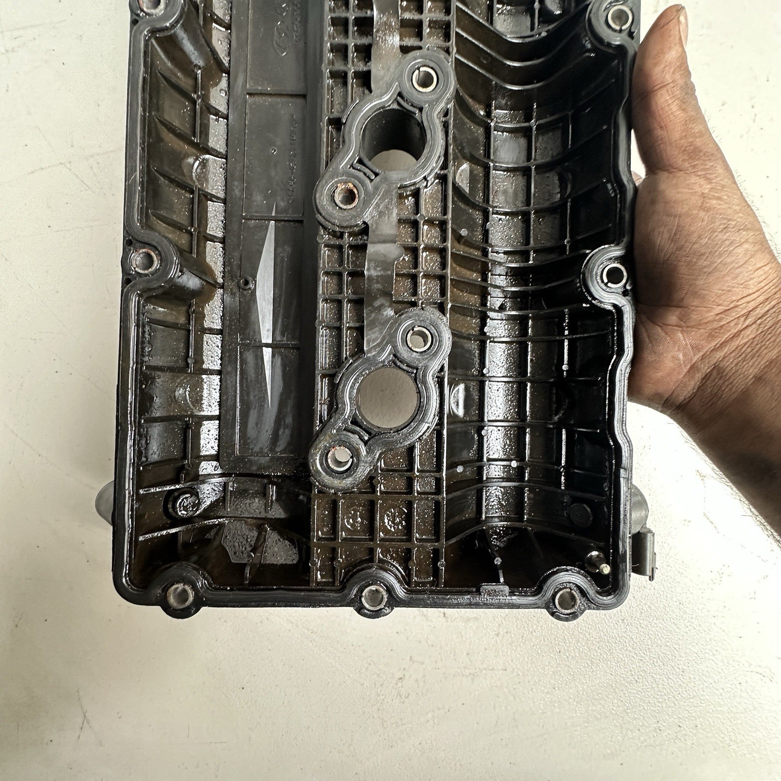 12-14 HYUNDAI GENESIS 3.8L Santa Fe 3.3L RIGHT SIDE VALVE COVER 22420-3CGA0 OEM
