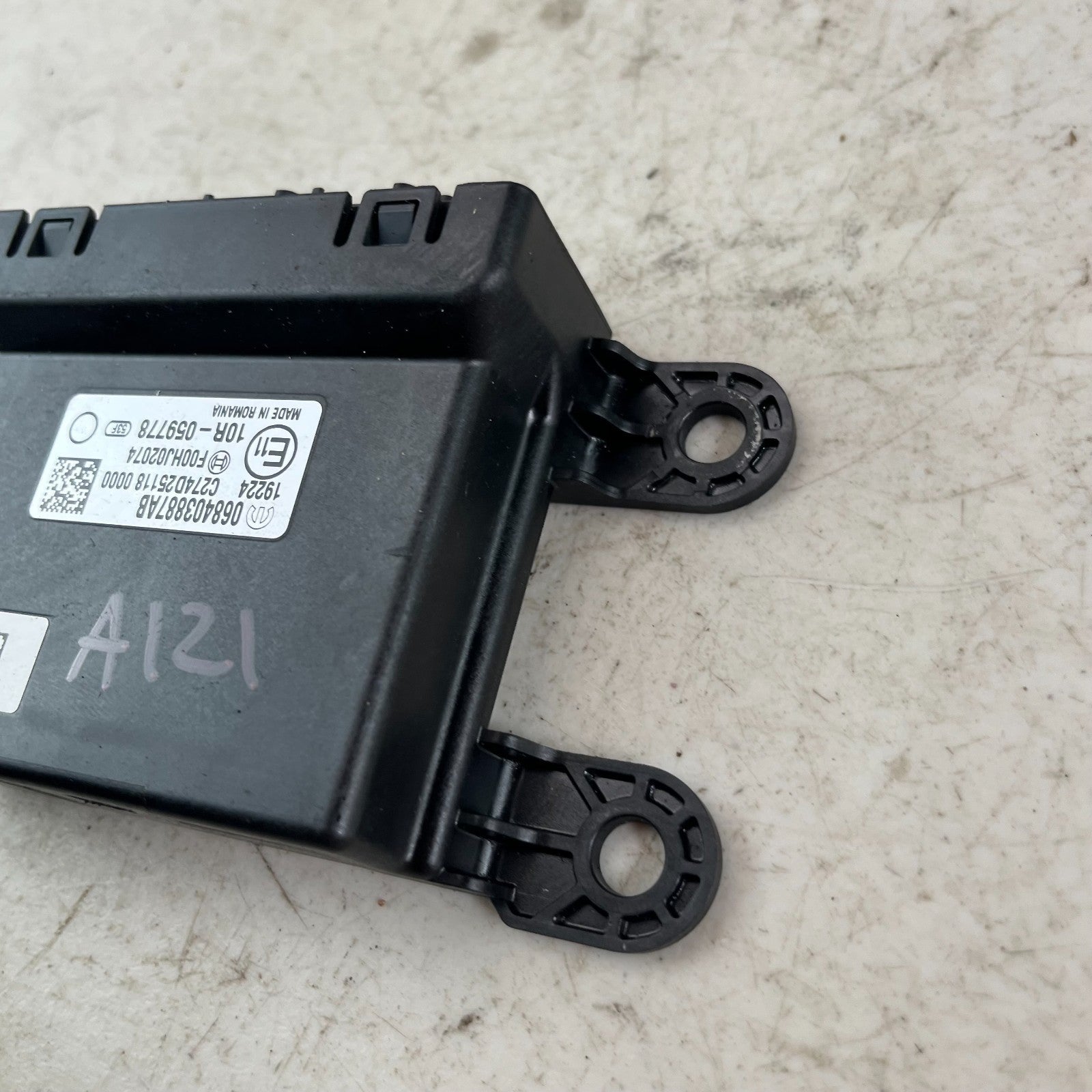 2017 - 2020 MASERATI LEVANTE PARKING ASSIST CONTROL MODULE UNIT 068403887AB OEM