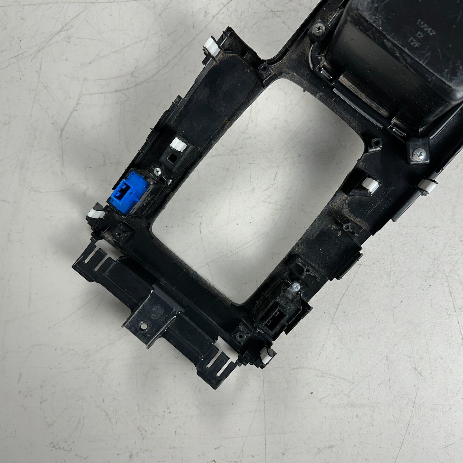 13-17 HONDA ACCORD CENTER CONSOLE FLOOR SHIFTER PANEL W/ CUP HOLDER OEM GLOSS BK