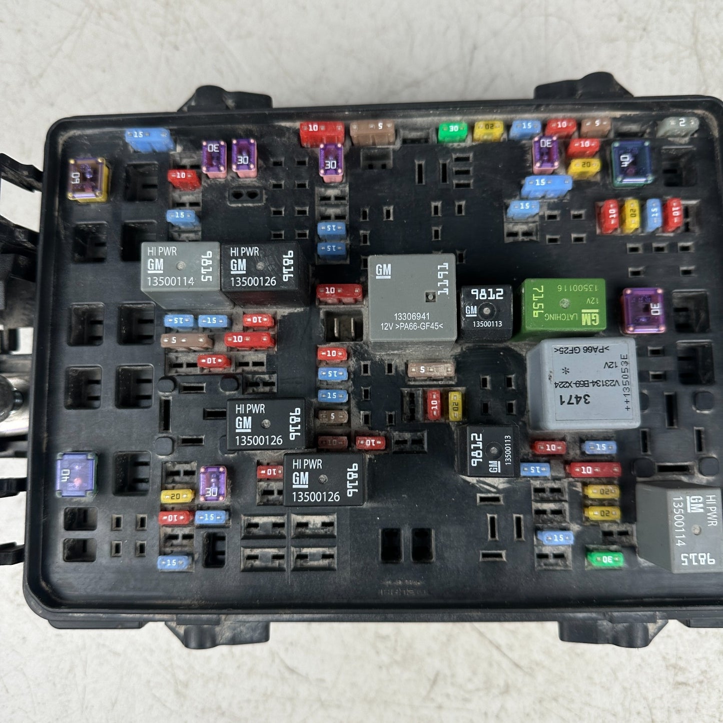 2014-2019 CHEVROLET CORVETTE C7 UNDER HOOD RELAY FUSE BOX ASSEMBLY 23189699 OEM