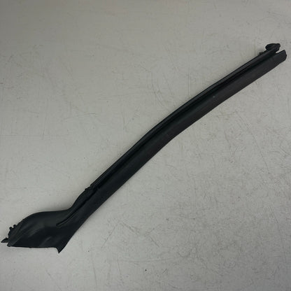 2014-2019 CHEVROLET CORVETTE C7 FRONT WINDSHIELD WEATHER STRIP RUBBER BLACK OEM