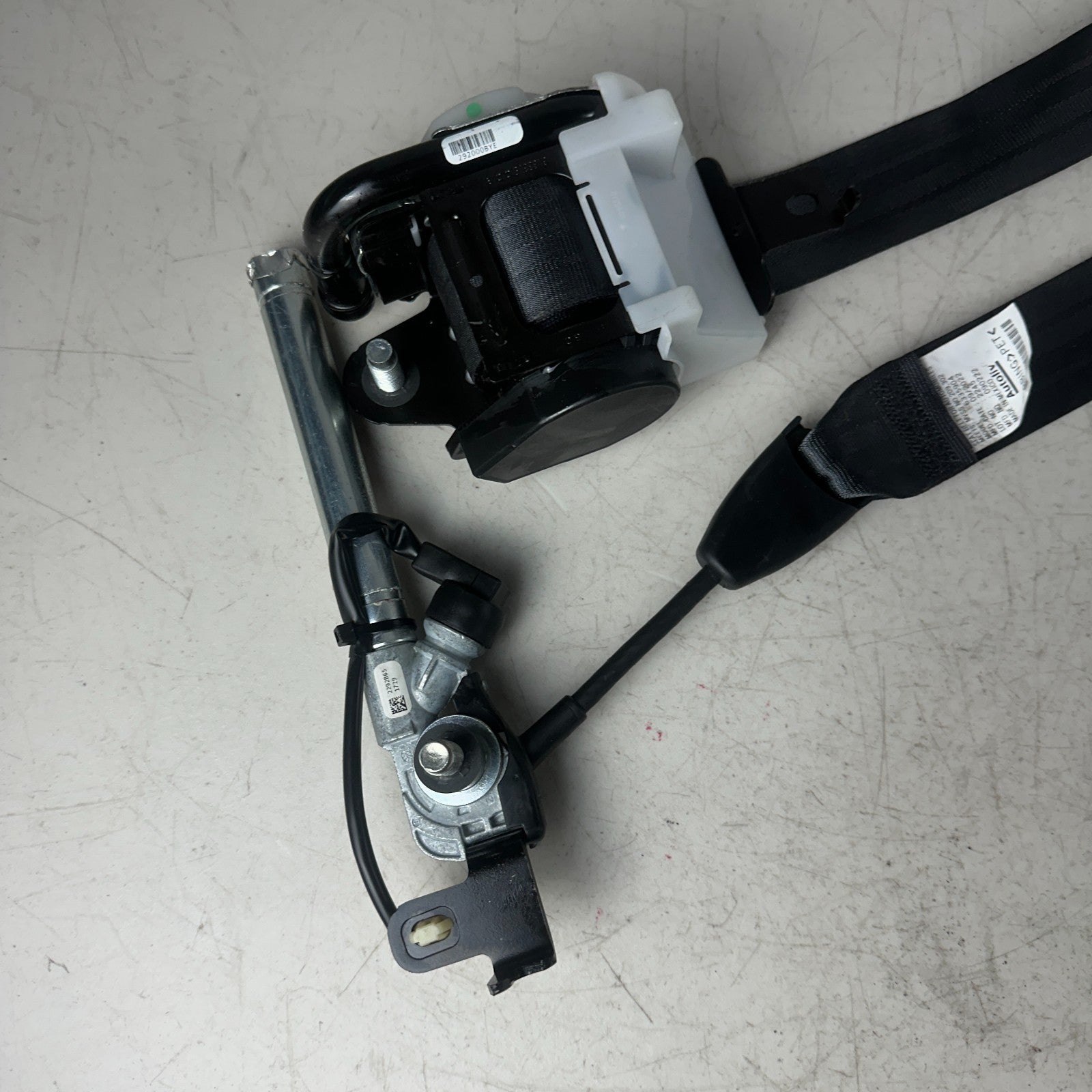 2017-2022 HONDA CR-V CRV FRONT LEFT SIDE SEATBELT SEAT BELT RETRACTOR BLACK OEM