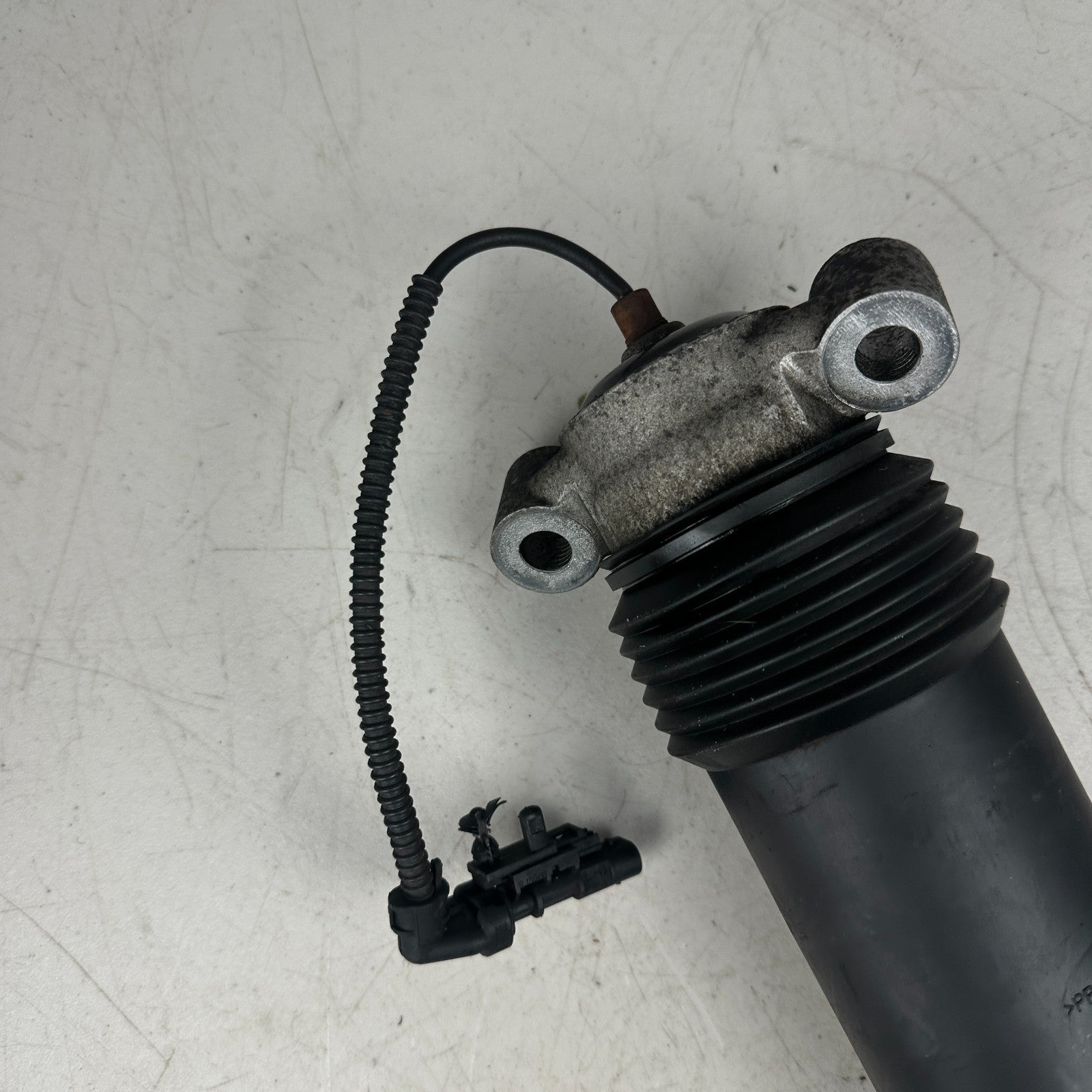 2014-2019 CORVETTE C7 REAR LEFT OR RIGHT ACTIVE SHOCK STRUT ABSORBER DAMPER OEM
