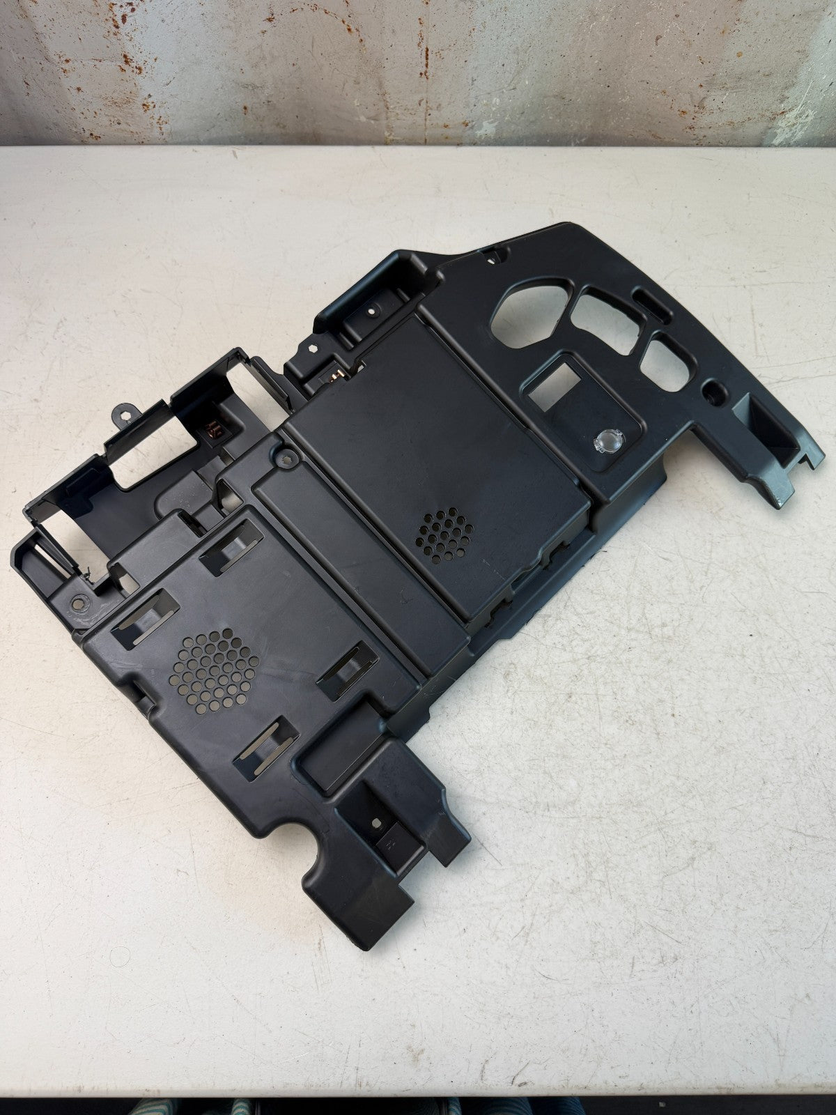 2021-2024 CHEVROLET CAMARO COMMUNICATION CONTROL MODULE UNIT MOUNT BRACKET OEM
