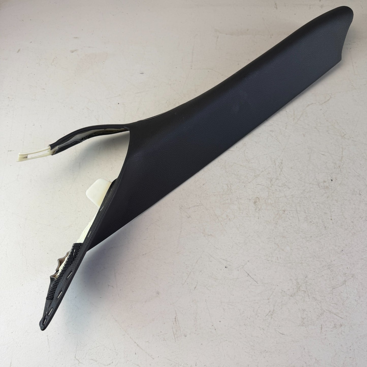 05-13 CHEVROLET CORVETTE C6 WINDSHIELD FRONT LEFT A-PILLAR TRIM COVER PANEL OEM