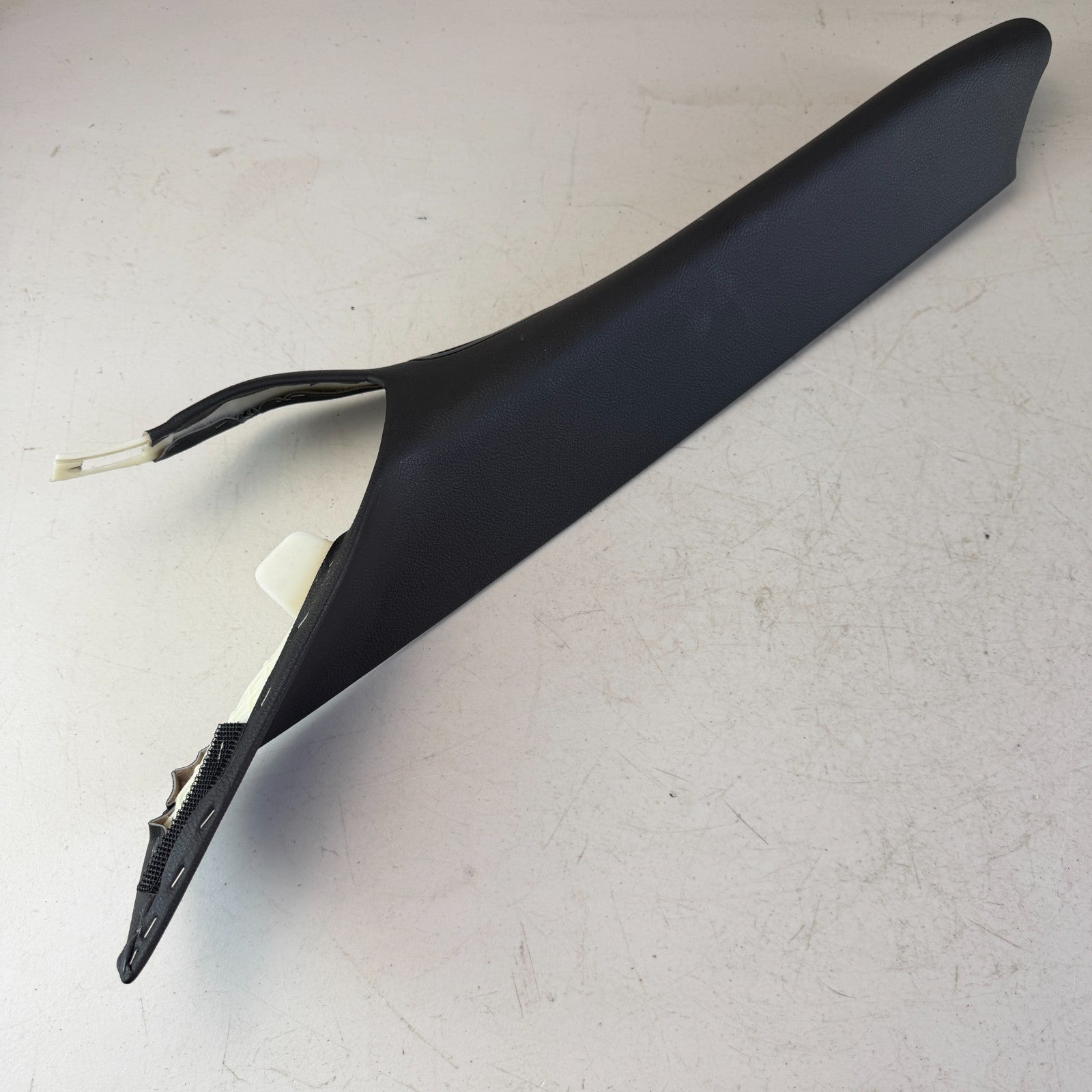 05-13 CHEVROLET CORVETTE C6 WINDSHIELD FRONT LEFT A-PILLAR TRIM COVER PANEL OEM