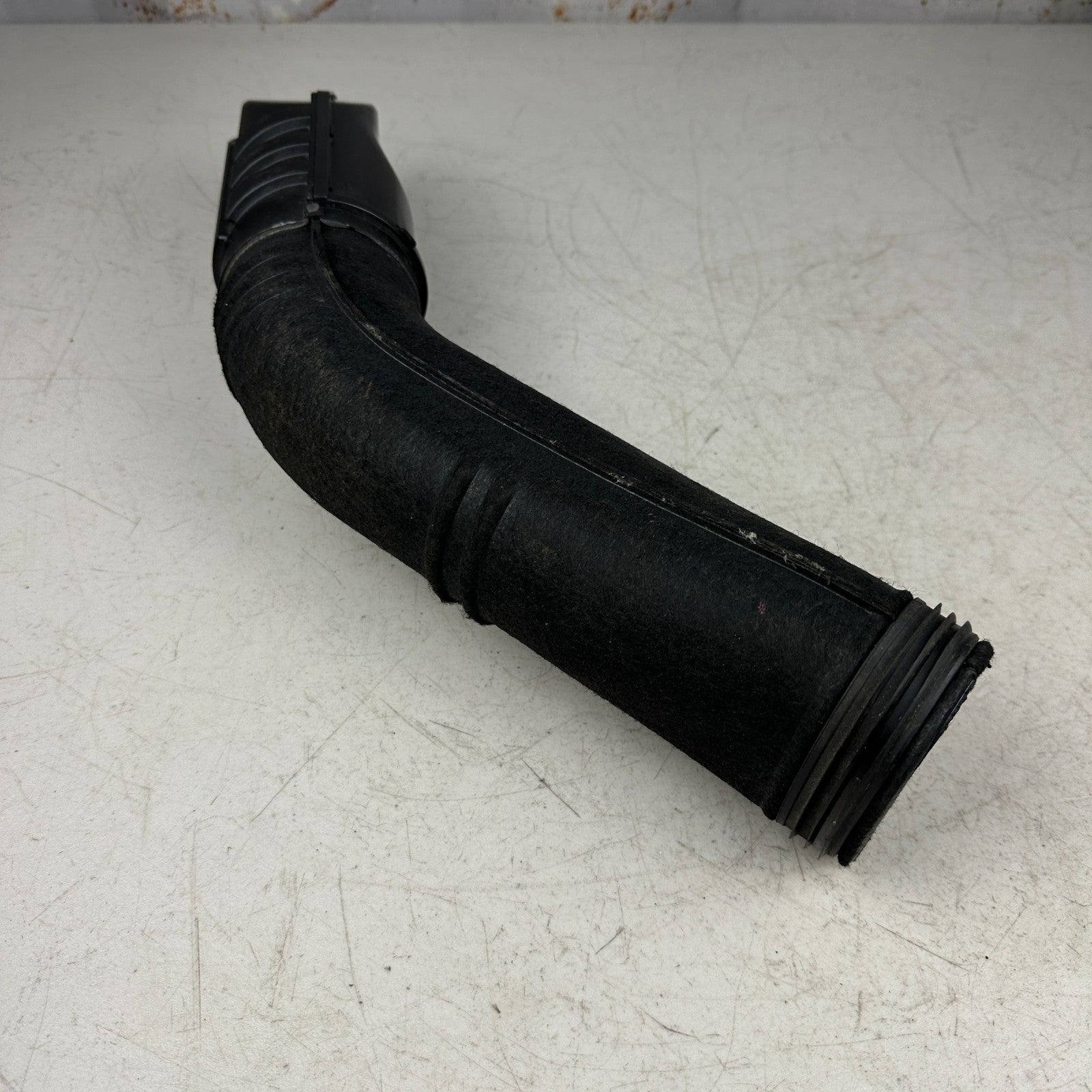 2016 - 2020 HYUNDAI ELANTRA AIR INTAKE INLET B DUCT TUBE 28210-F3000 OEM