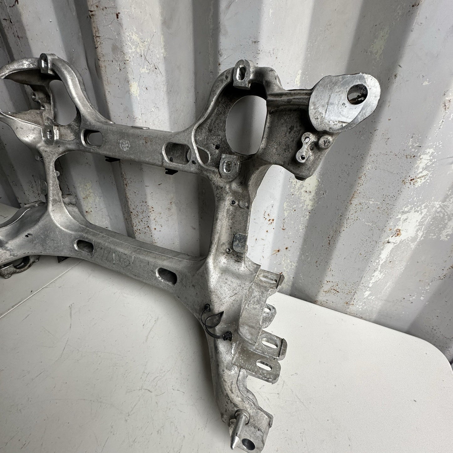 14-19 CHEVROLET CORVETTE C7 REAR SUBFRAME SUSPENSION CRADLE 23217711 OEM