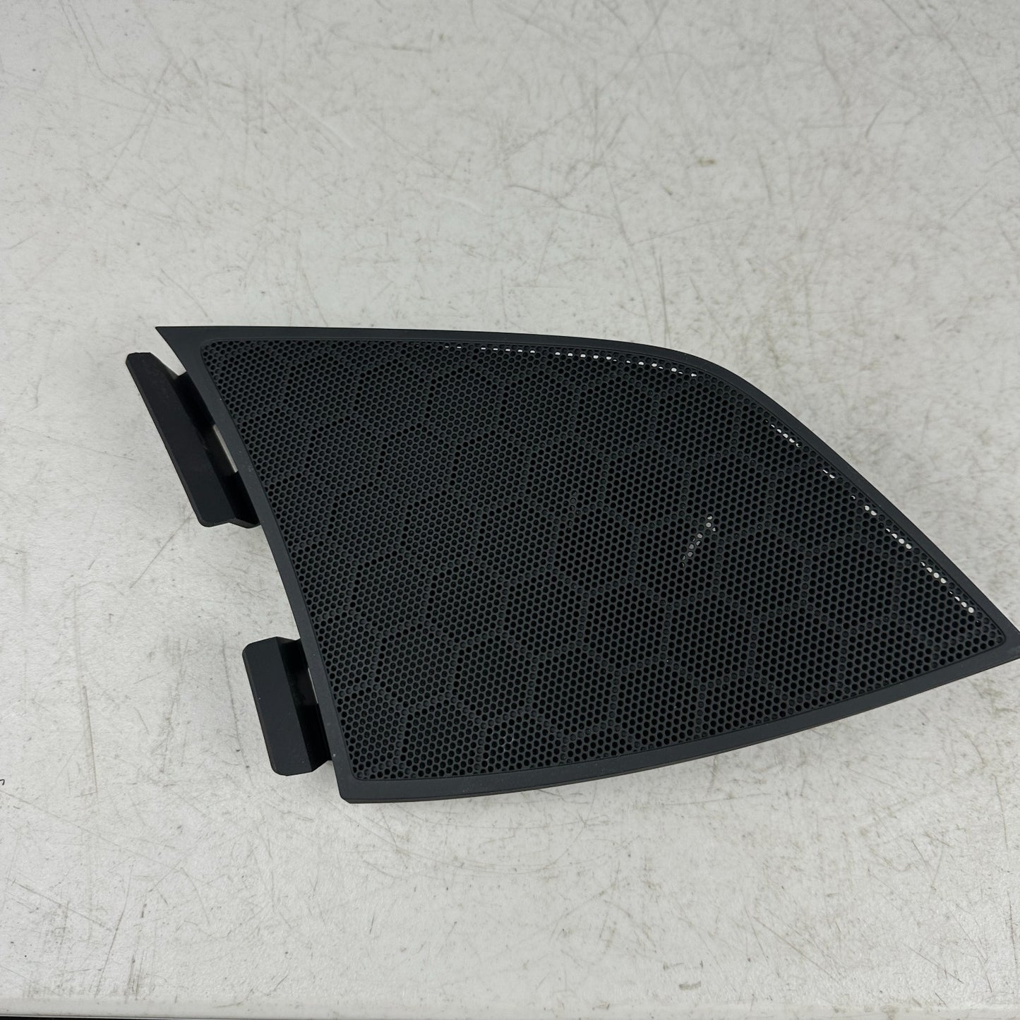 2014-2019 CHEVY CORVETTE RIGHT SIDE UPPER DASH SPEAKER TWEETER COVER TRIM OEM