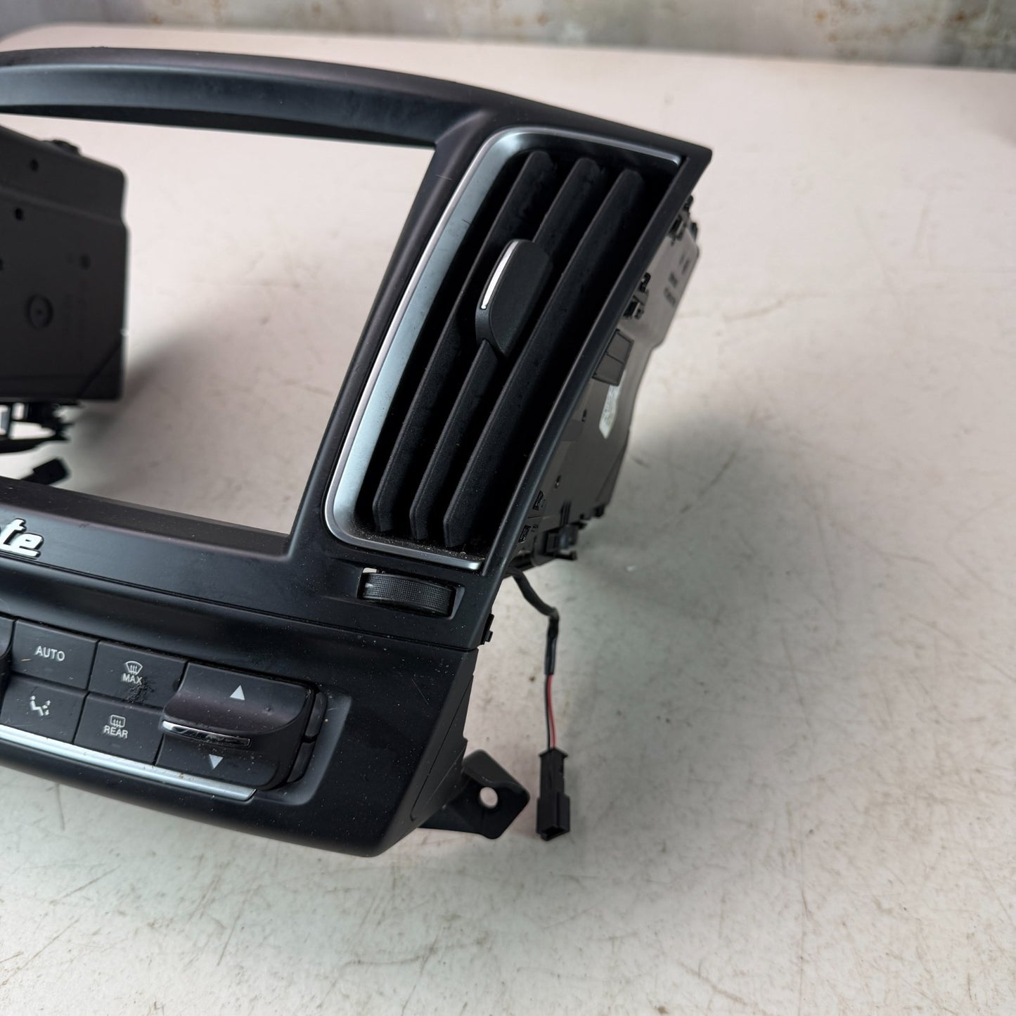 2017-2020 MASERATI LEVANTE M161 FRONT DASH CENTER DISPLAY BEZEL TRIM VENT GRILLE