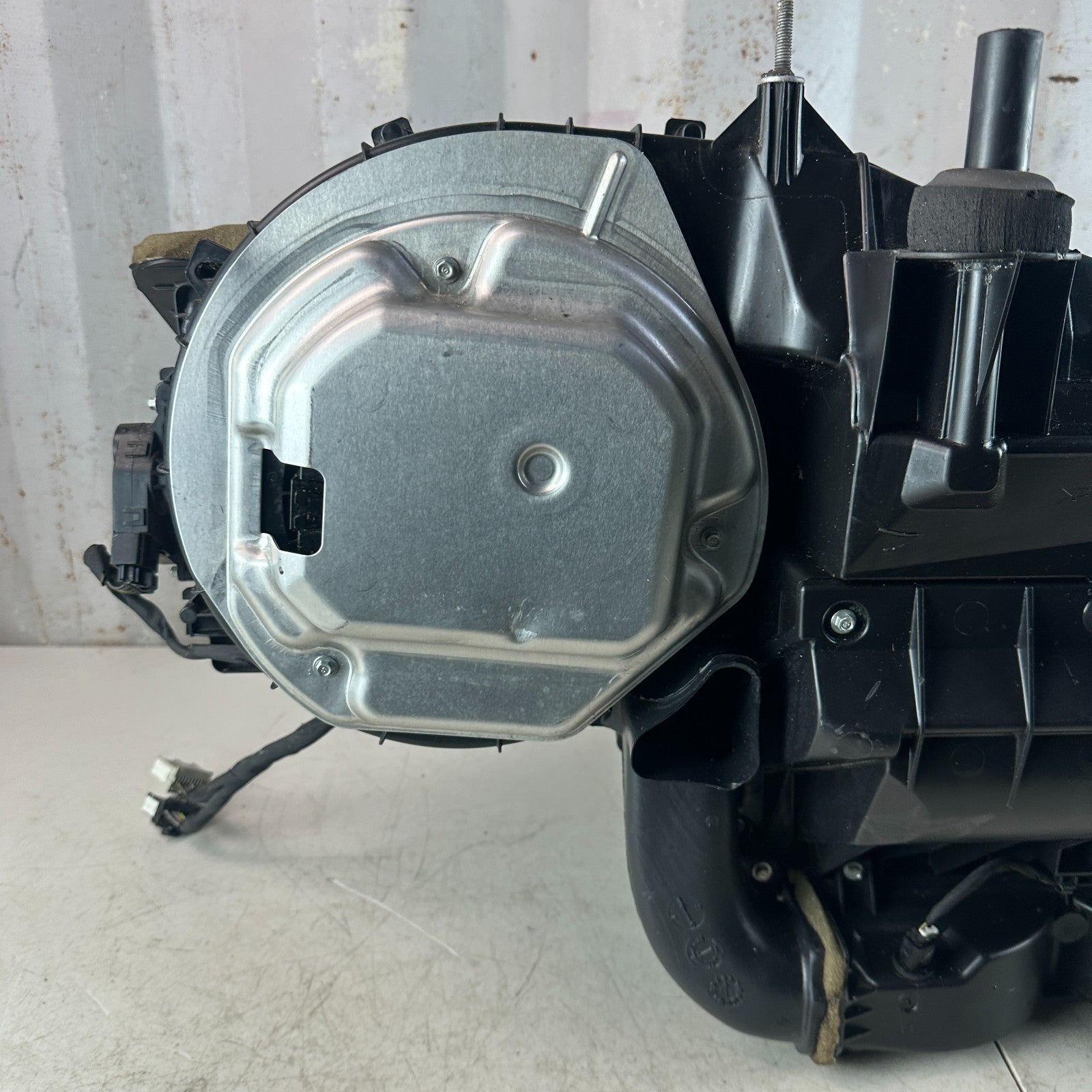2014-2019 CHEVROLET CORVETTE C7 HVAC HEATER BLOWER BOX ASSEMBLY 23154085 OEM