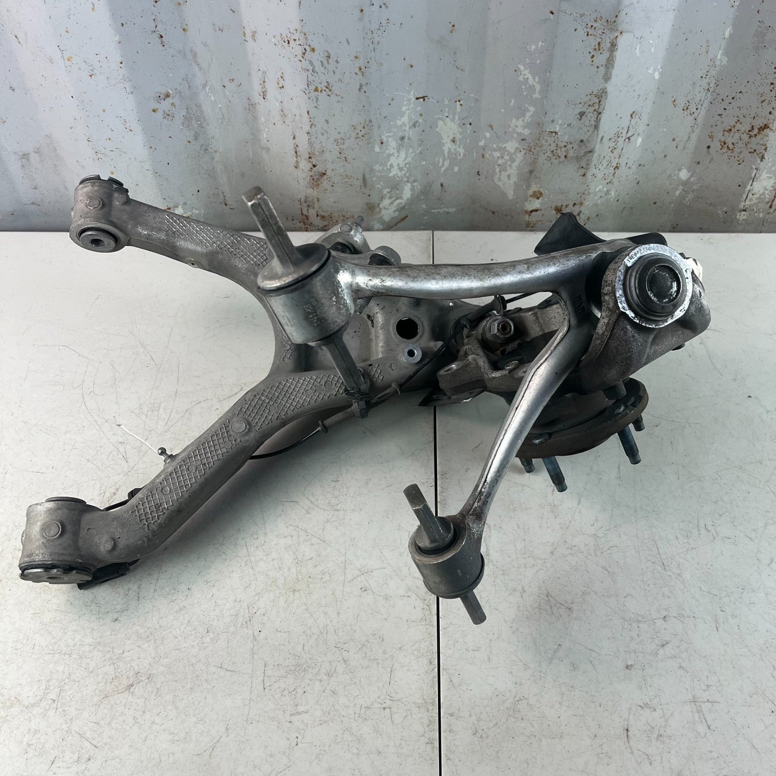 2014-2019 CHEVY CORVETTE FRONT RIGHT PASSENGER SIDE SUSPENSION KNEE ASSEMBLY OEM
