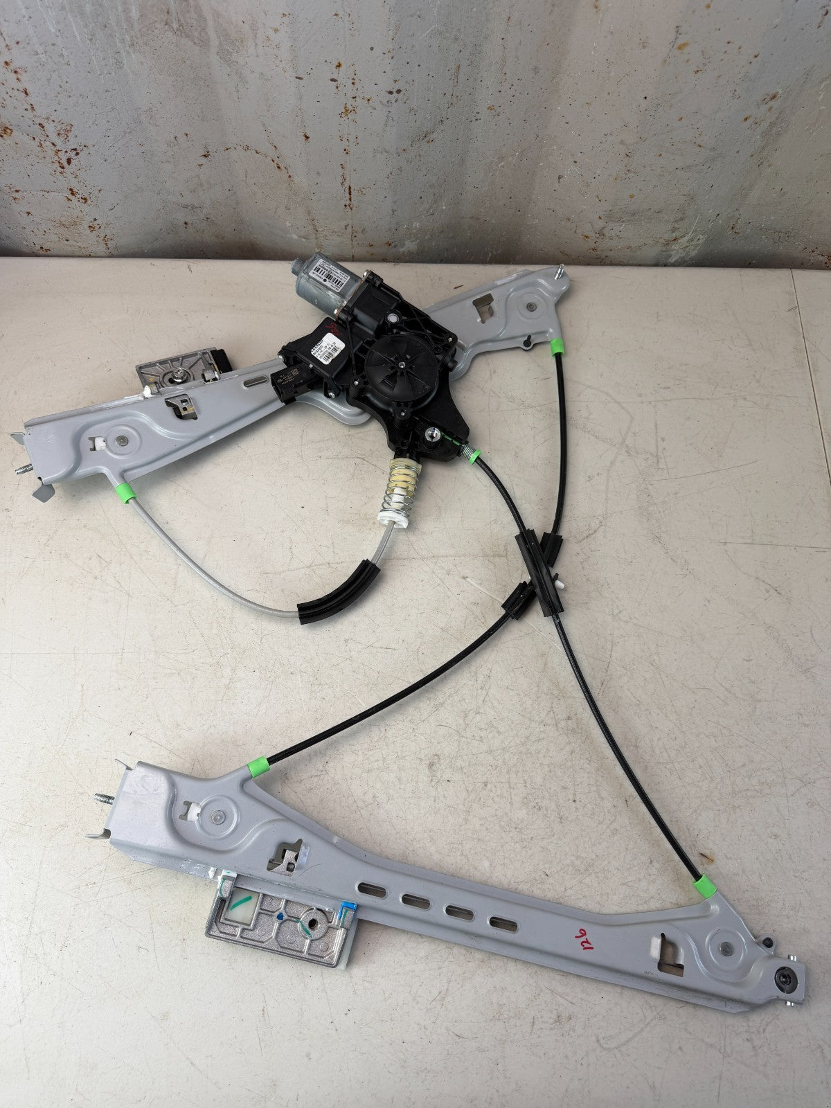 2016-2024 CHEVROLET CAMARO RIGHT PASSENGER SIDE DOOR WINDOW REGULATOR 84334537