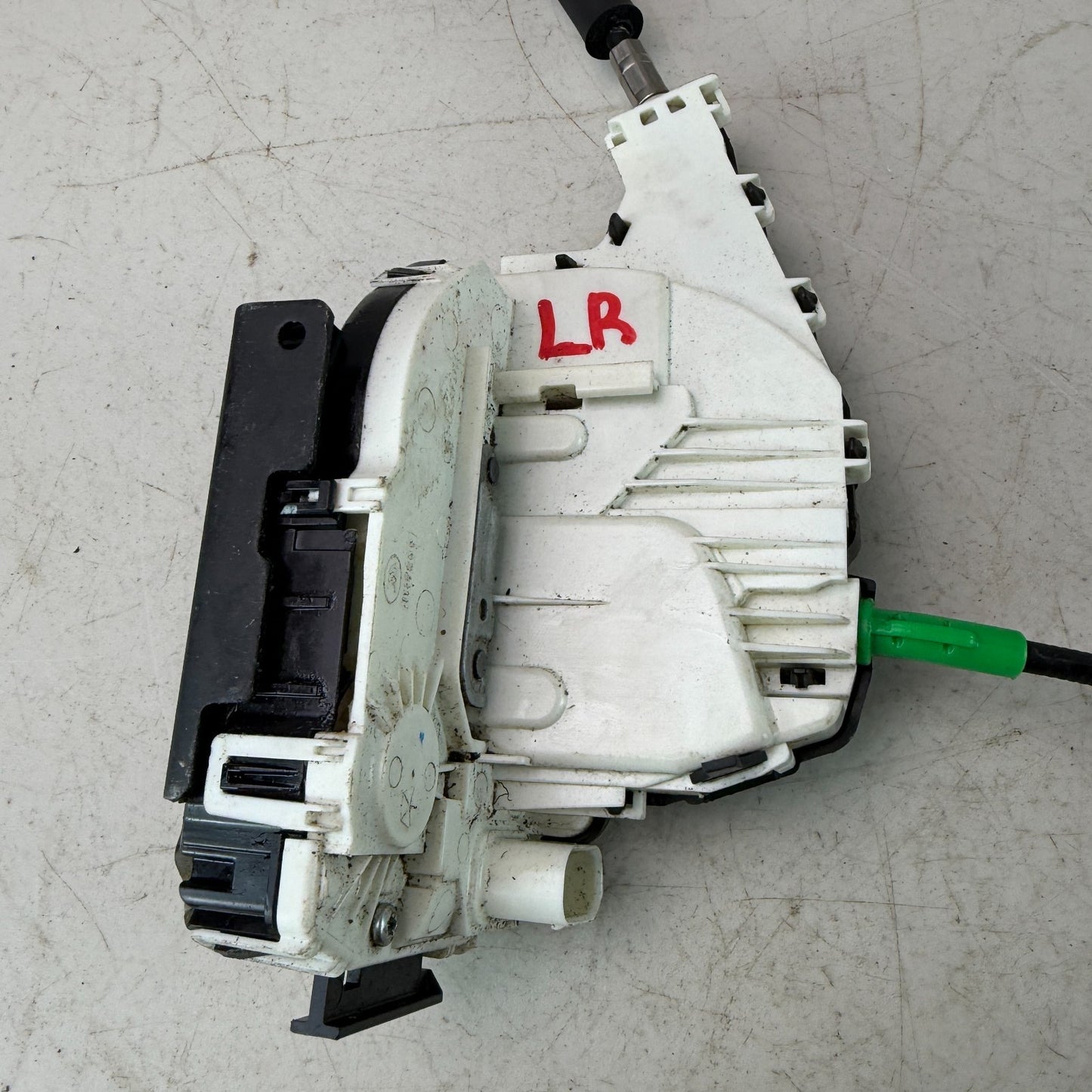 2017-2024 MASERATI LEVANTE REAR LEFT SIDE DOOR LOCK LATCH ACTUATOR 670101186 OEM