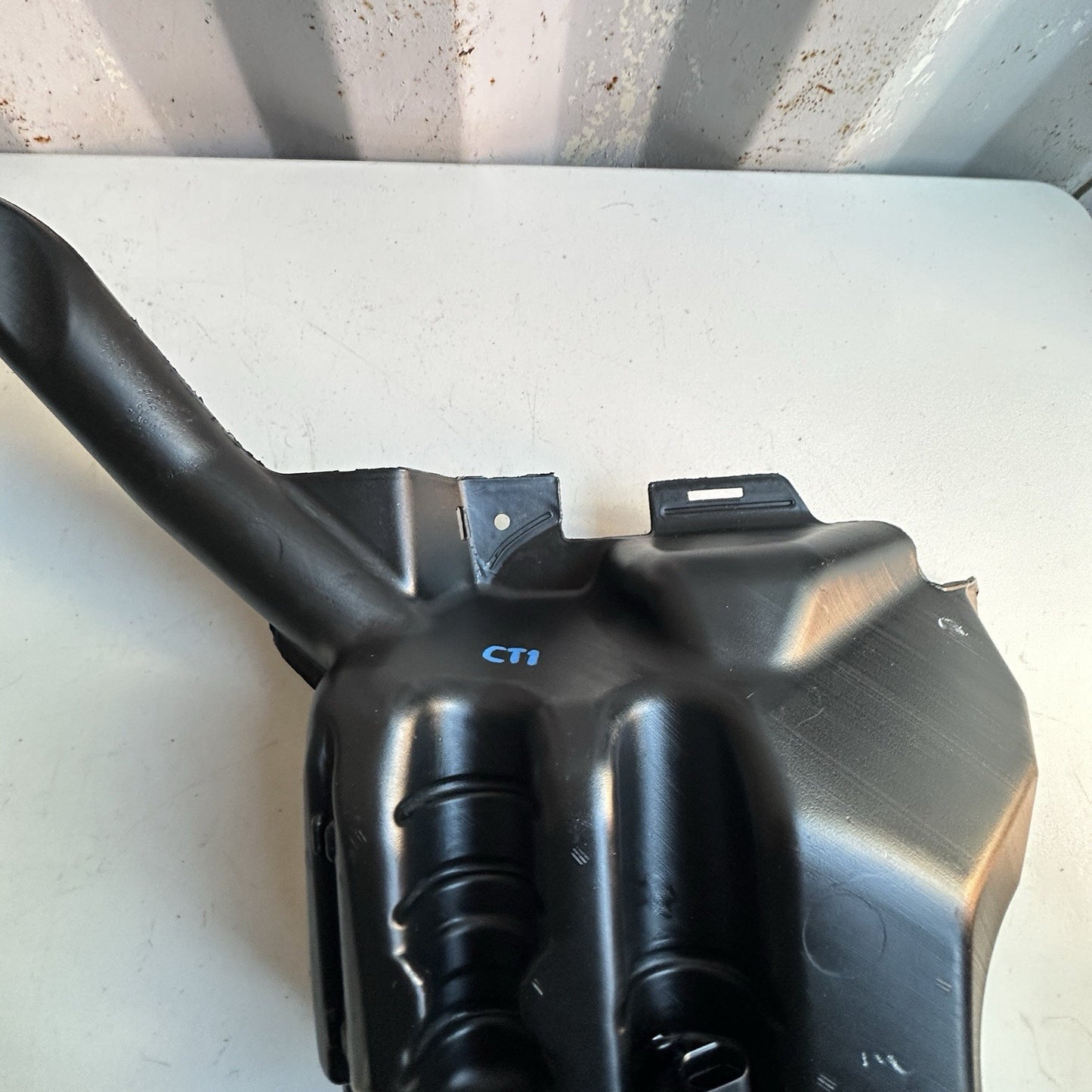 2014-2019 CHEVROLET CORVETTE C7 WASHER FLUID RESERVOIR TANK OEM