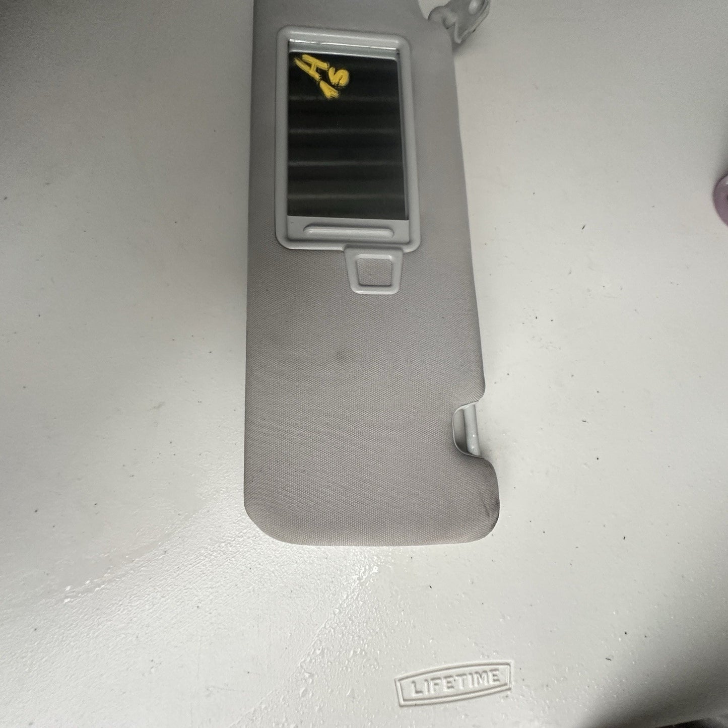 2016 2017 2018 KIA SORENTO DRIVER SIDE LEFT Sun Visor OEM 1 Peice 85220C6010