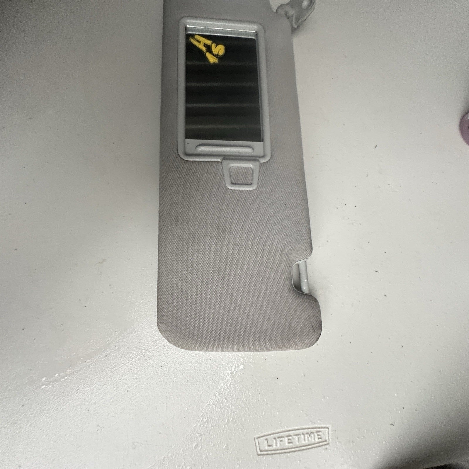 2016 2017 2018 KIA SORENTO DRIVER SIDE LEFT Sun Visor OEM 1 Peice 85220C6010
