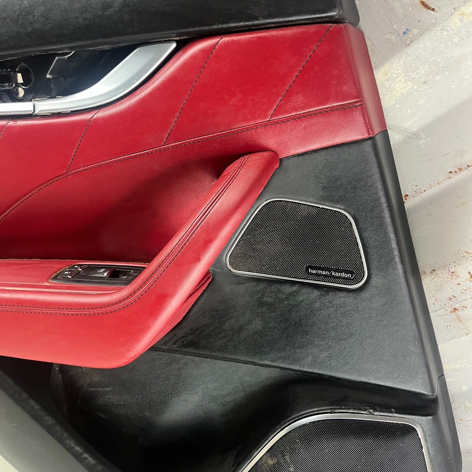 2017-2020 MASERATI LEVANTE REAR LEFT DRIVER SIDE DOOR TRIM PANEL BLACK STITCHING