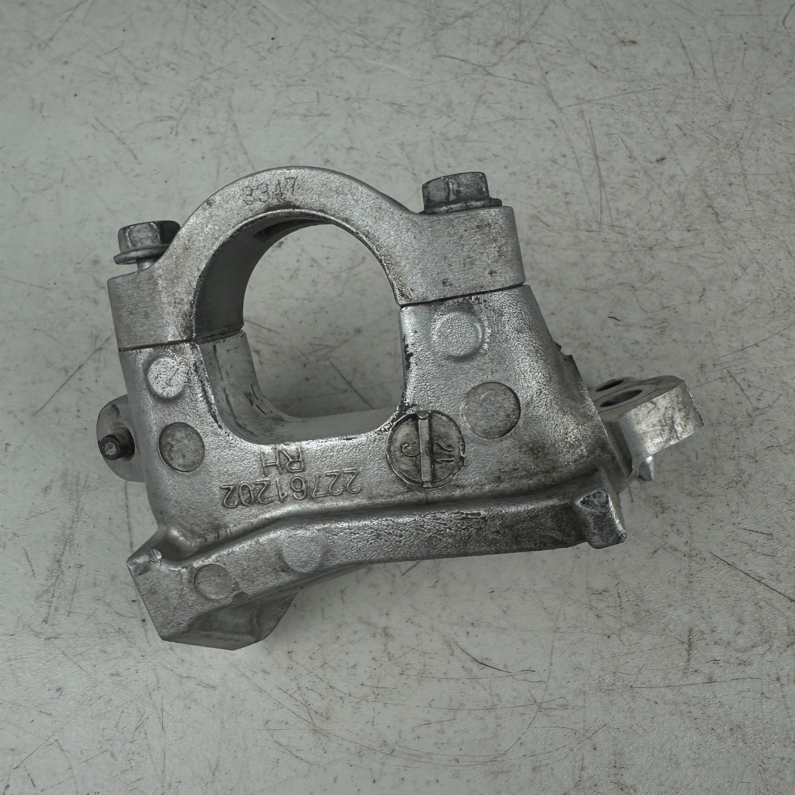 2014-2019 CHEVROLET CORVETTE C7 FRONT RIGHT SIDE STABILIZER SWAY BAR BRACKET OEM