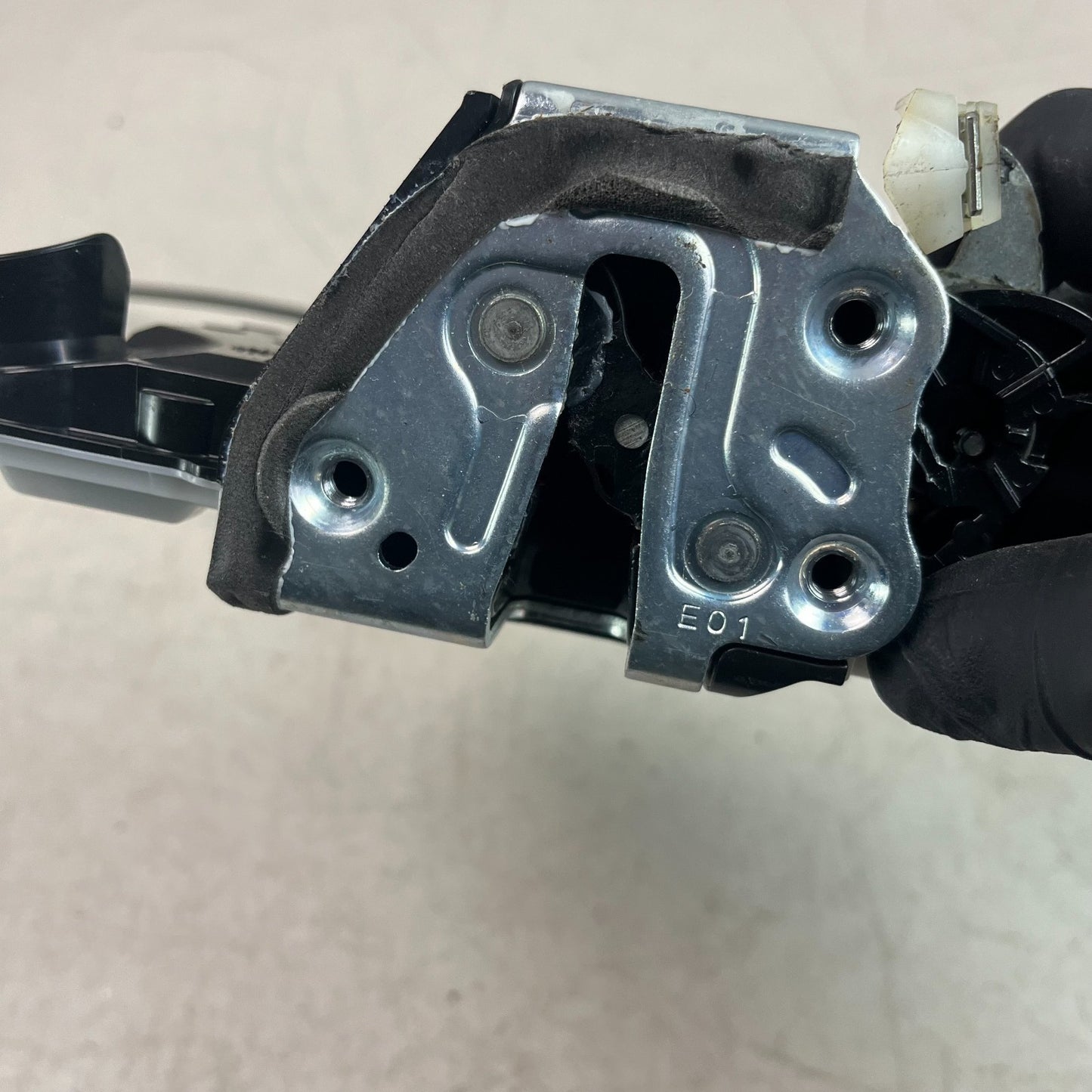 2019-22 TOYOTA COROLLA FRONT RIGHT SIDE DOOR LOCK LATCH ACTUATOR 6903002380 OEM