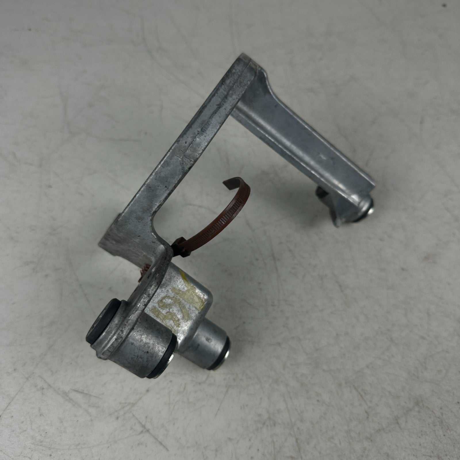 2014-19 CHEVROLET CORVETTE C7 POWER BRAKE BOOSTER VACUUM PUMP BRACKET MOUNT OEM