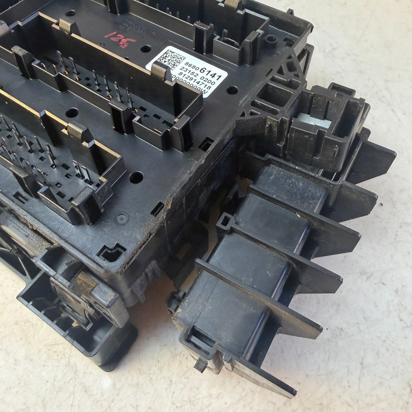 2023 CHEVROLET CAMARO ZL1 6.2L ENGINE BAY JUNCTION FUSE BOX BLOCK 86806141 OEM