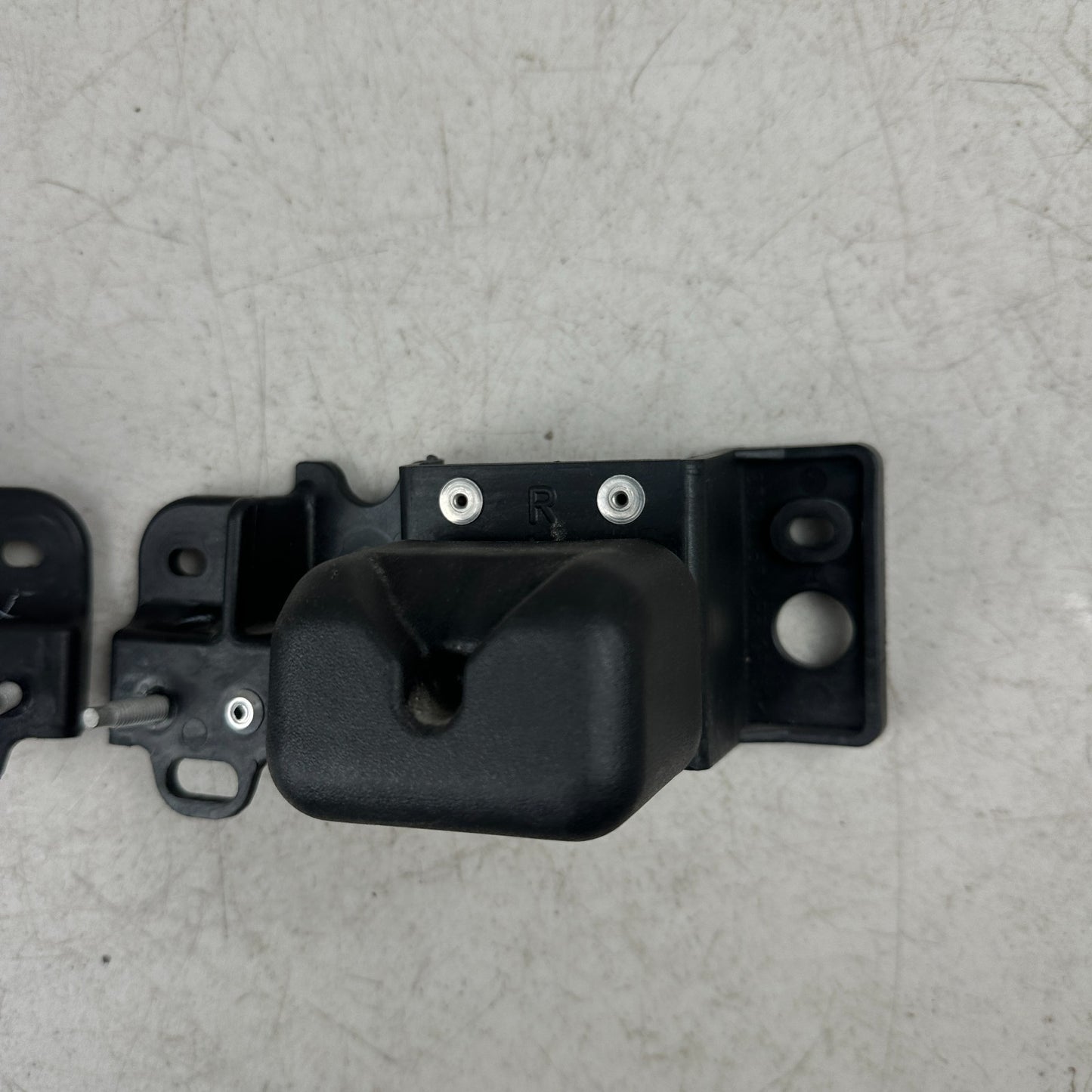 2014-2019 CHEVROLET CORVETTE C7 RIGHT & LEFT TOP ROOF STORAGE BRACKET BRACE OEM