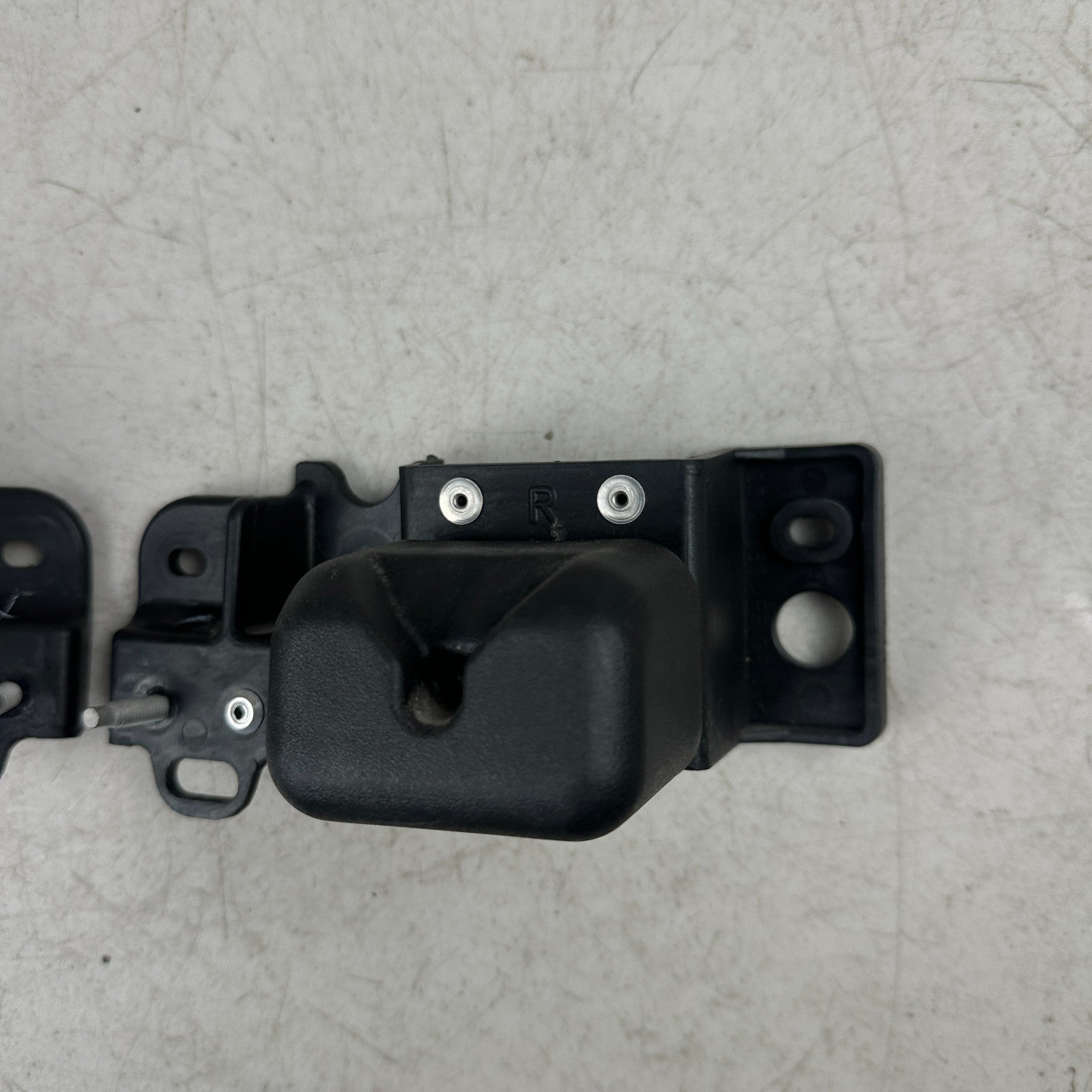 2014-2019 CHEVROLET CORVETTE C7 RIGHT & LEFT TOP ROOF STORAGE BRACKET BRACE OEM
