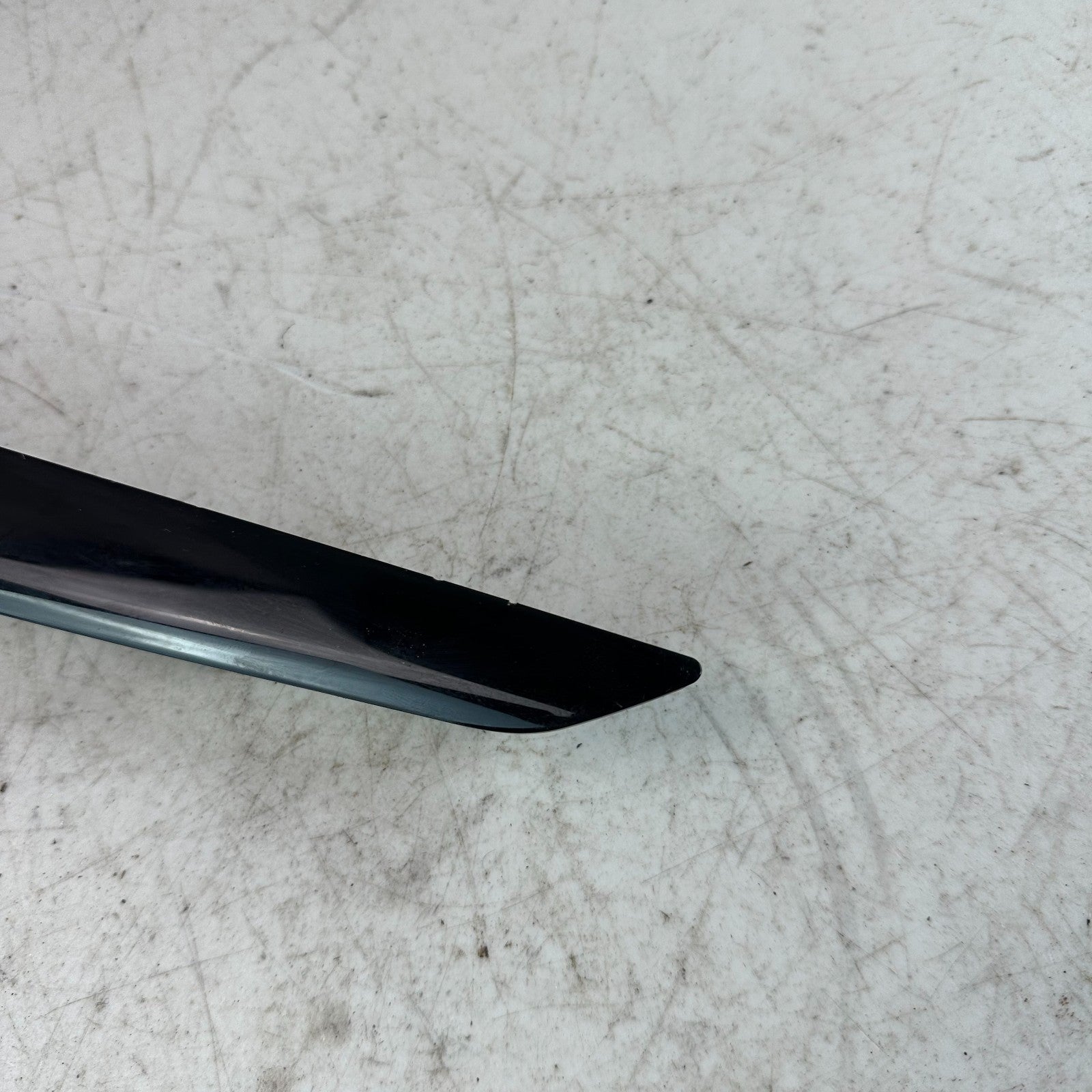 2017-2020 MASERATI LEVANTE RIGHT DOOR PANEL TRIM MOLDING INNER APPLIQUE BLACK