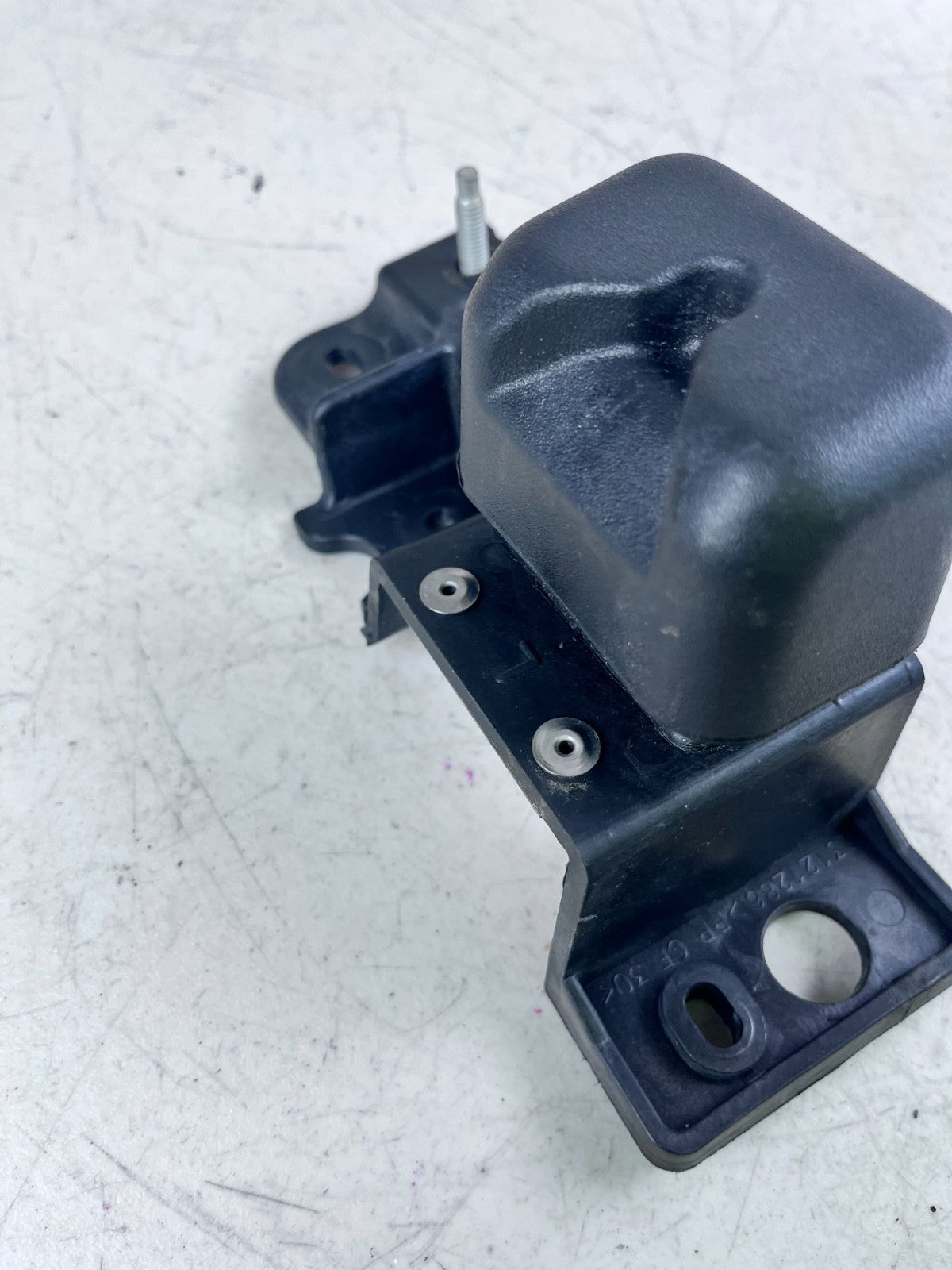 2014-2019 CHEVROLET CORVETTE C7 TOP ROOF STORAGE BRACKET BRACE 23121286 OEM