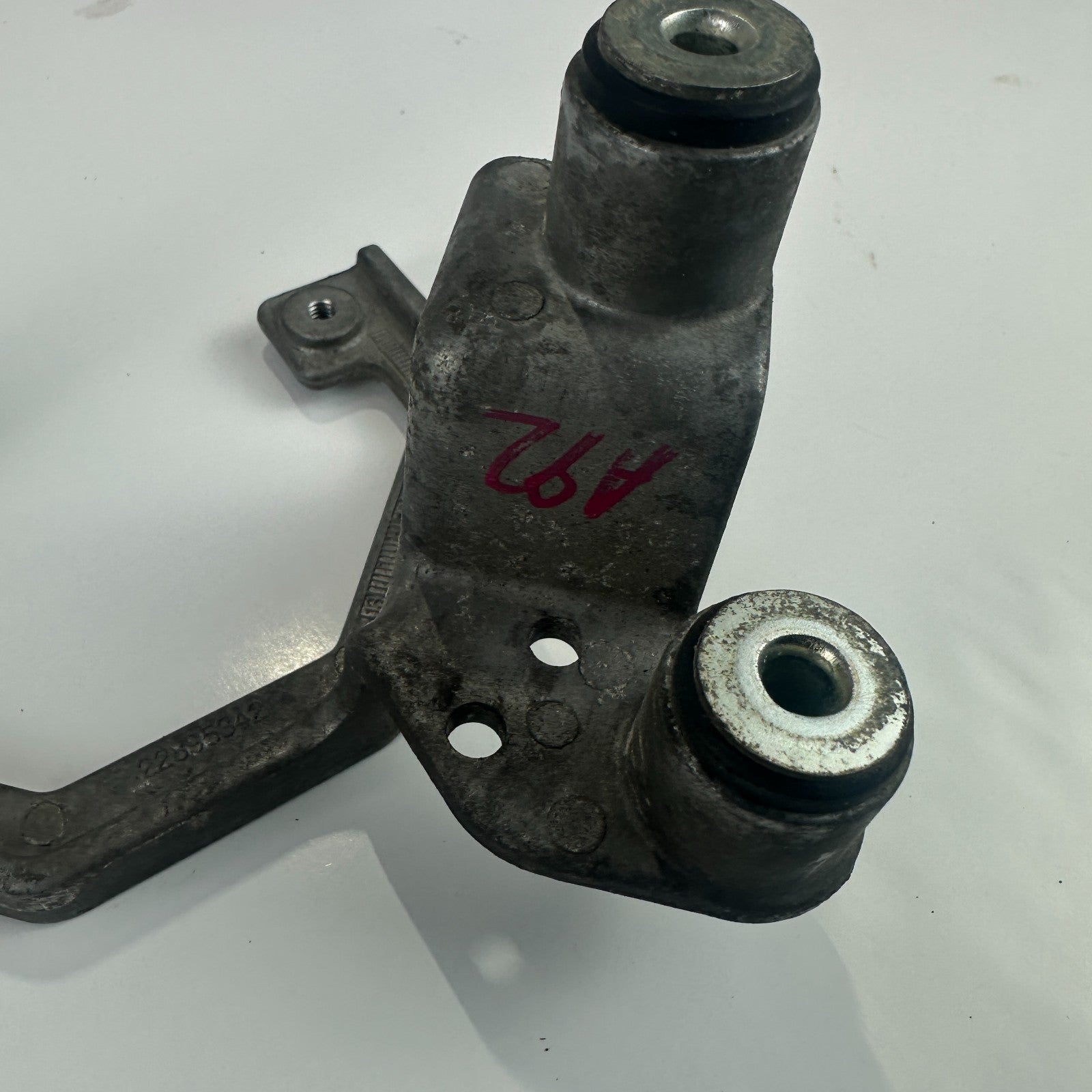 14-19 CHEVROLET CORVETTE C7 POWER BRAKE BOOSTER VACUUM PUMP BRACKET MOUNT OEM