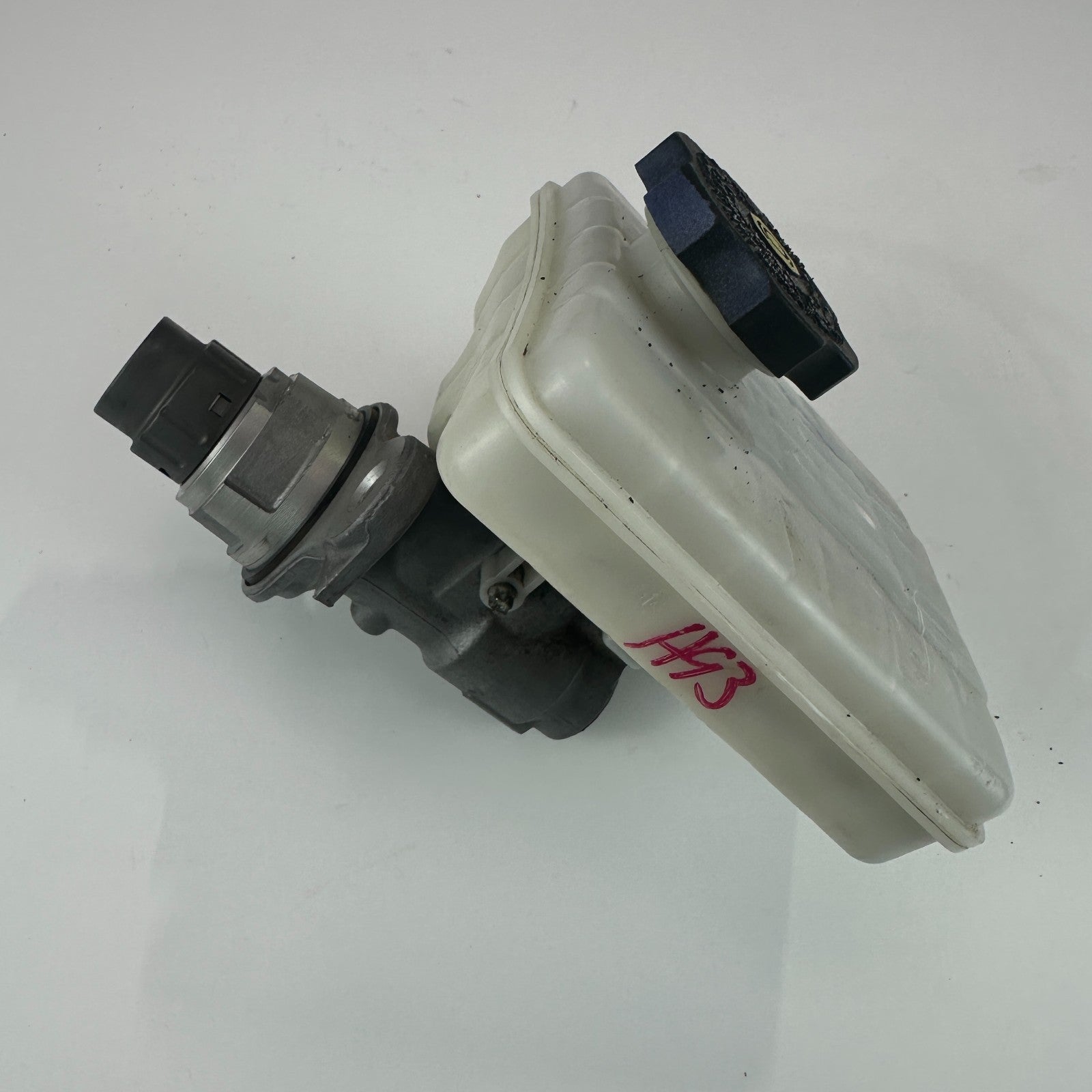 14-19 CHEVROLET CORVETTE C7 BRAKE MASTER CYLINDER W/ RESERVOIR TANK 32670188 OEM