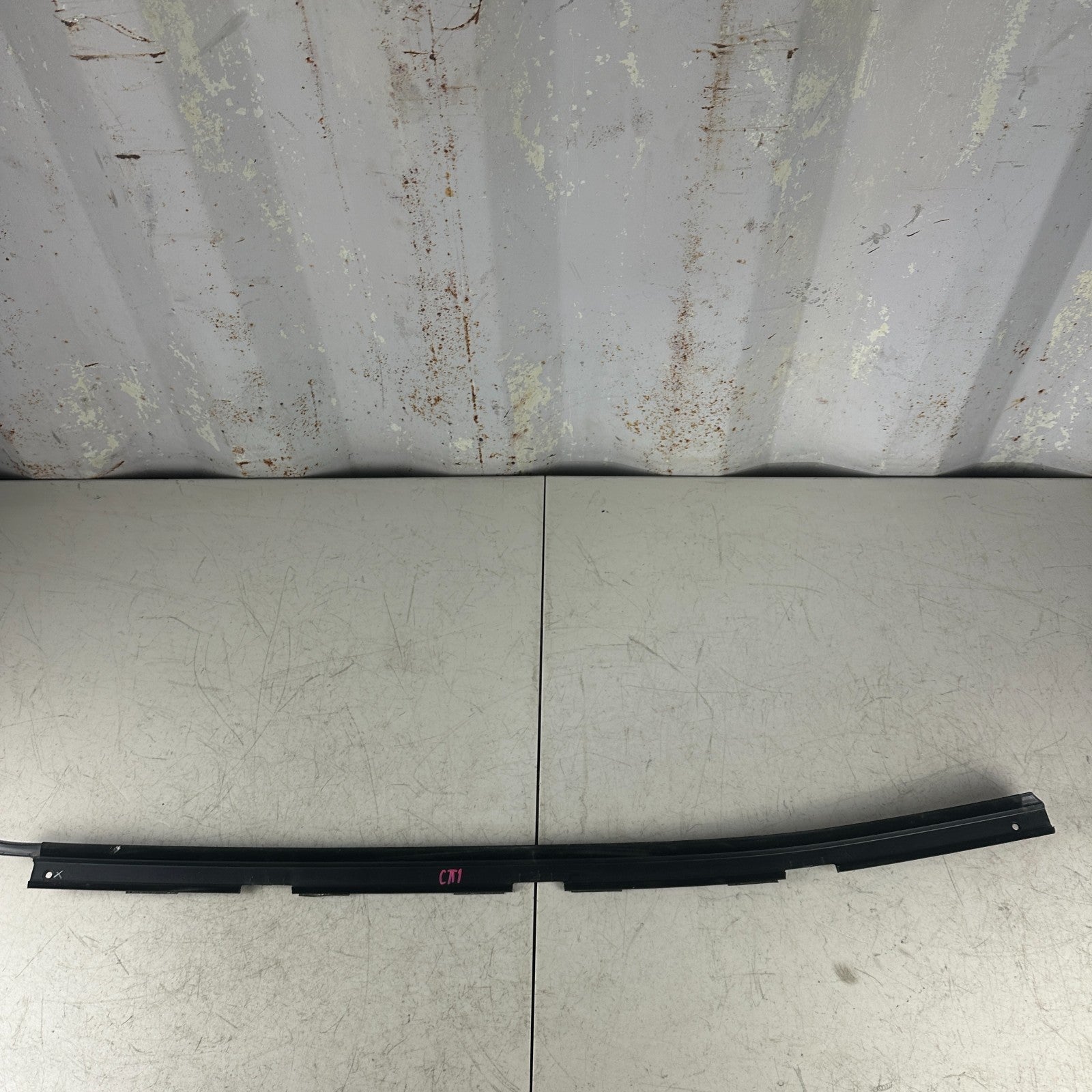 2014-2019 CHEVROLET CORVETTE C7 WINDSHIELD UPPER HEAD TRIM MOLDING COVER OEM