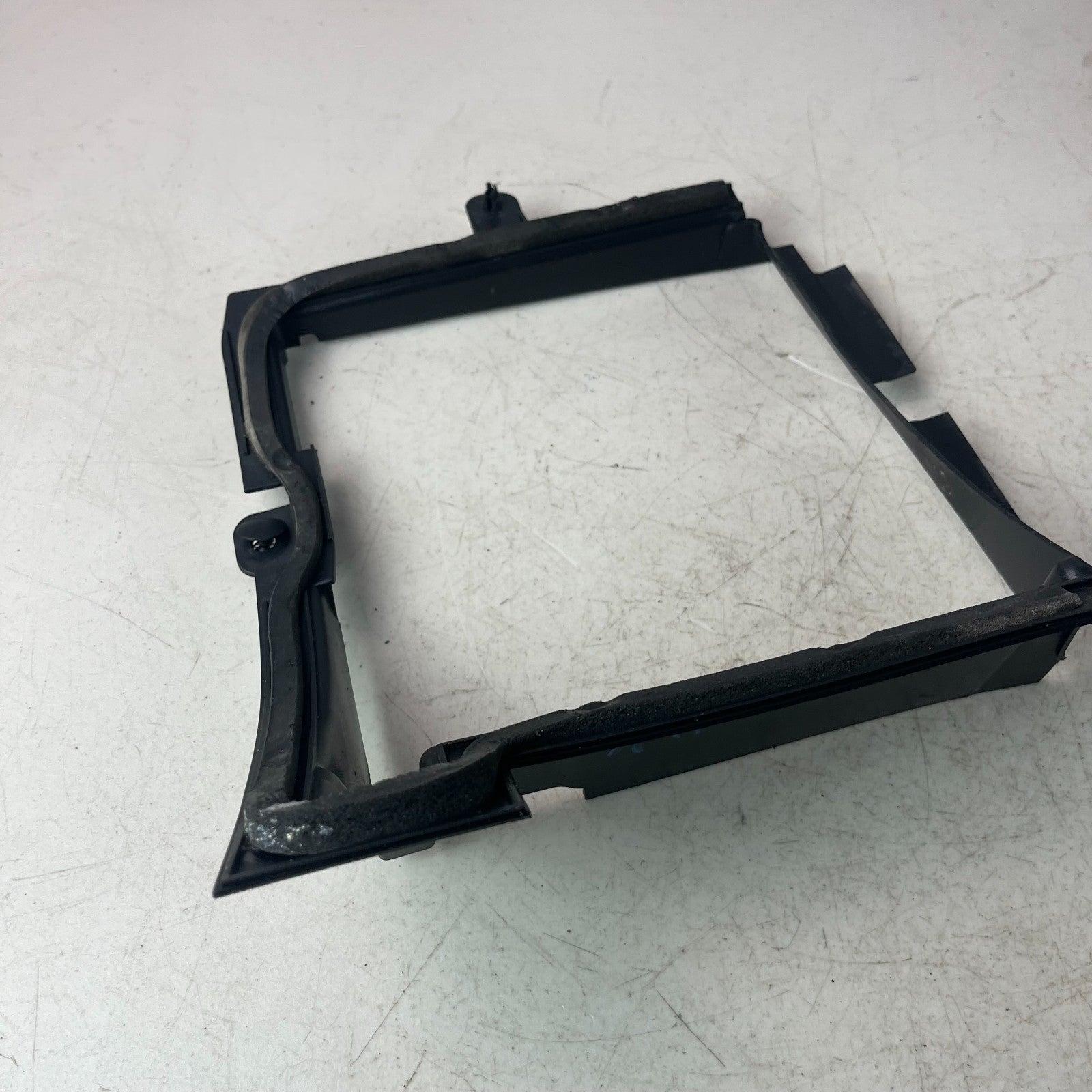 2016-2024 CHEVY CAMARO RADIATOR COOLING REAR AUXILIARY DUCT COVER 84027001 OEM