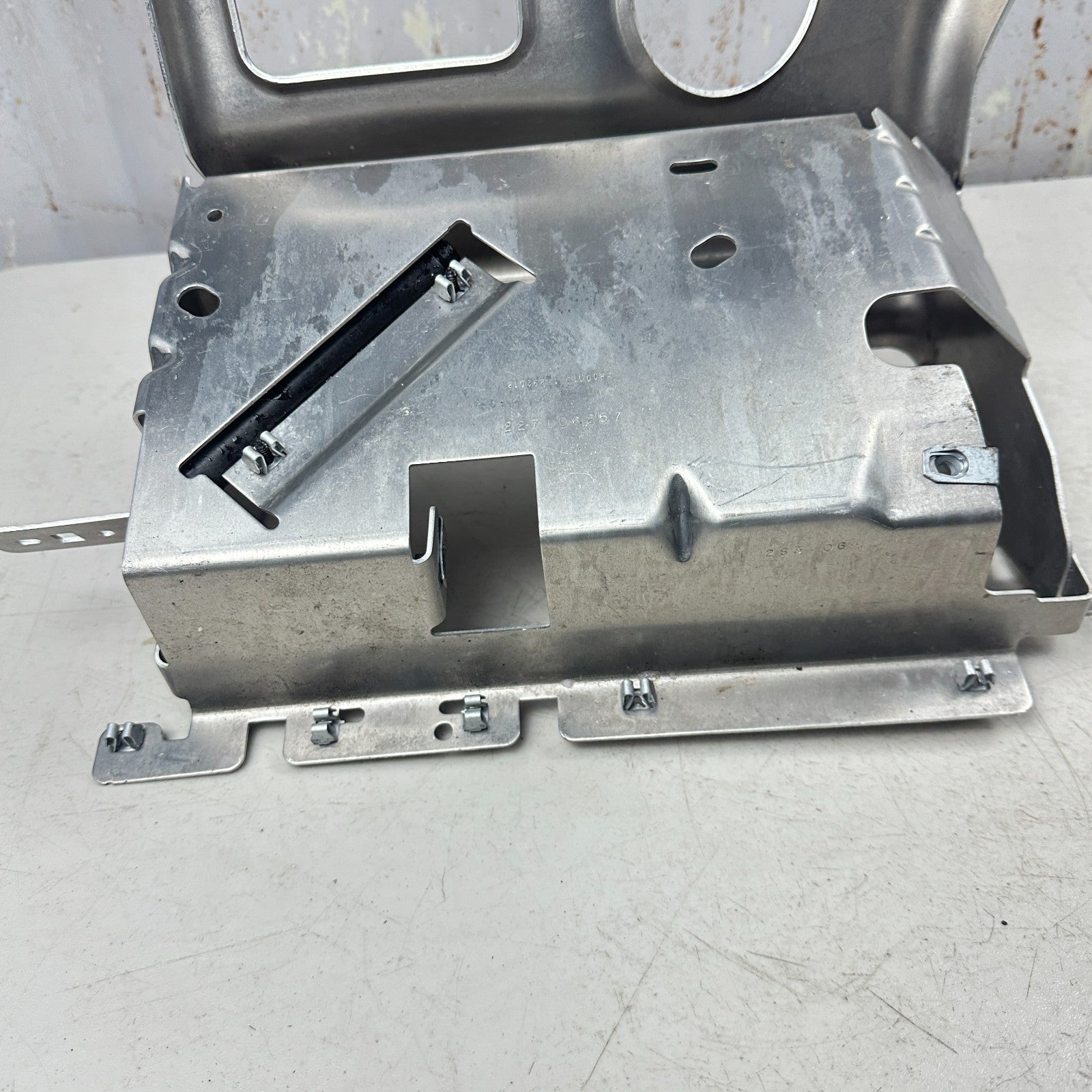 2005-2013 CHEVROLET CORVETTE C6 RIGHT SIDE DASHBOARD BAG MOUNT BRACKET OEM