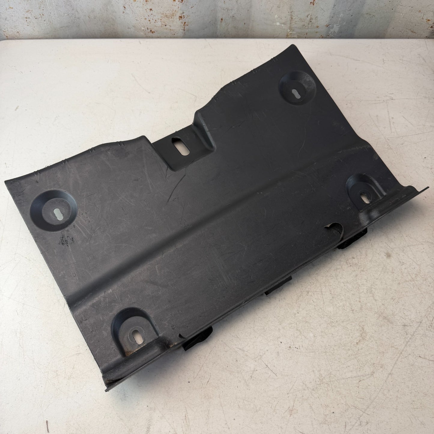 2016-2024 CHEVROLET CAMARO REAR TRUNK LATCH LOCK SILL SCUFF PLATE TRIM COVER OEM