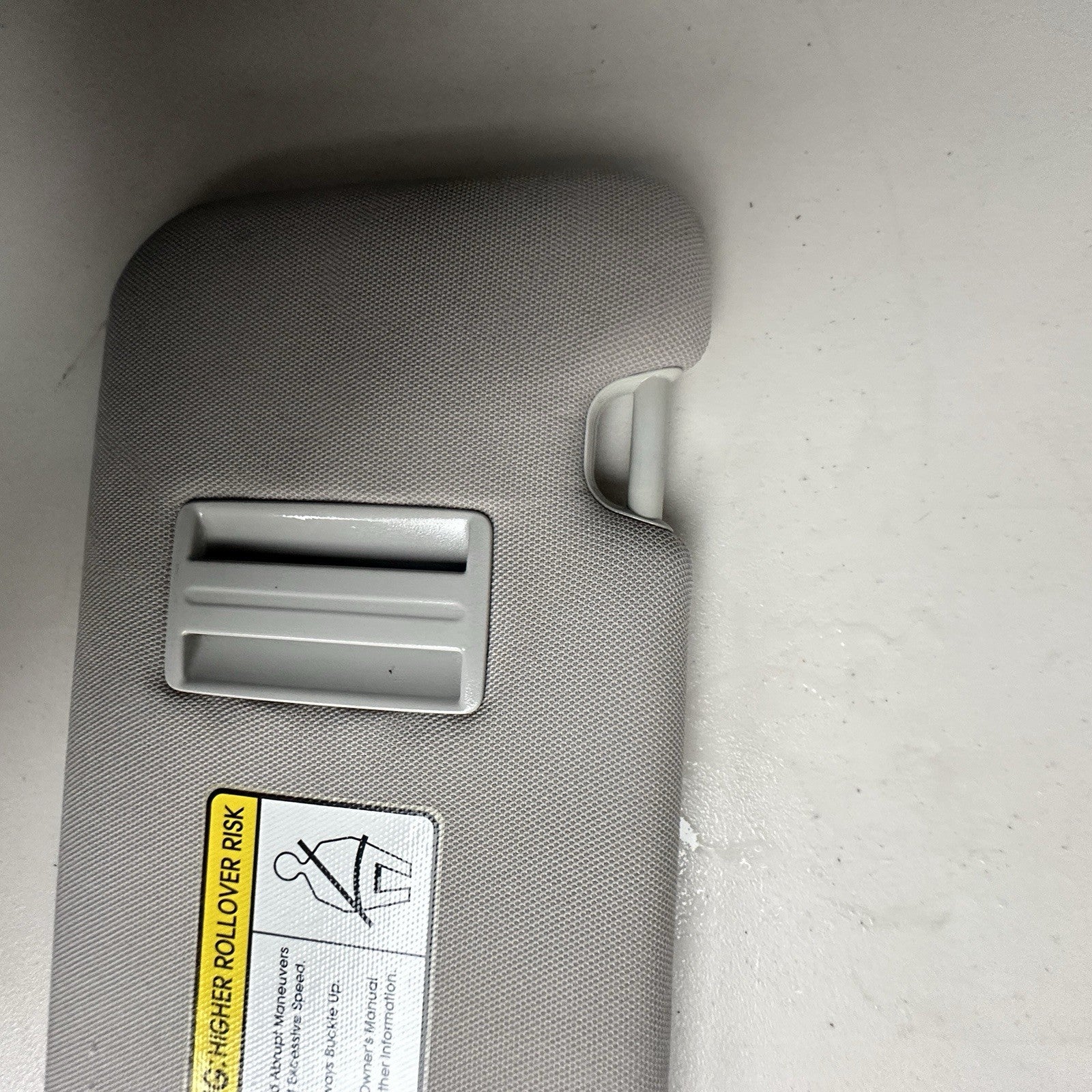 2016 2017 2018 KIA SORENTO DRIVER SIDE LEFT Sun Visor OEM 1 Peice 85220C6010