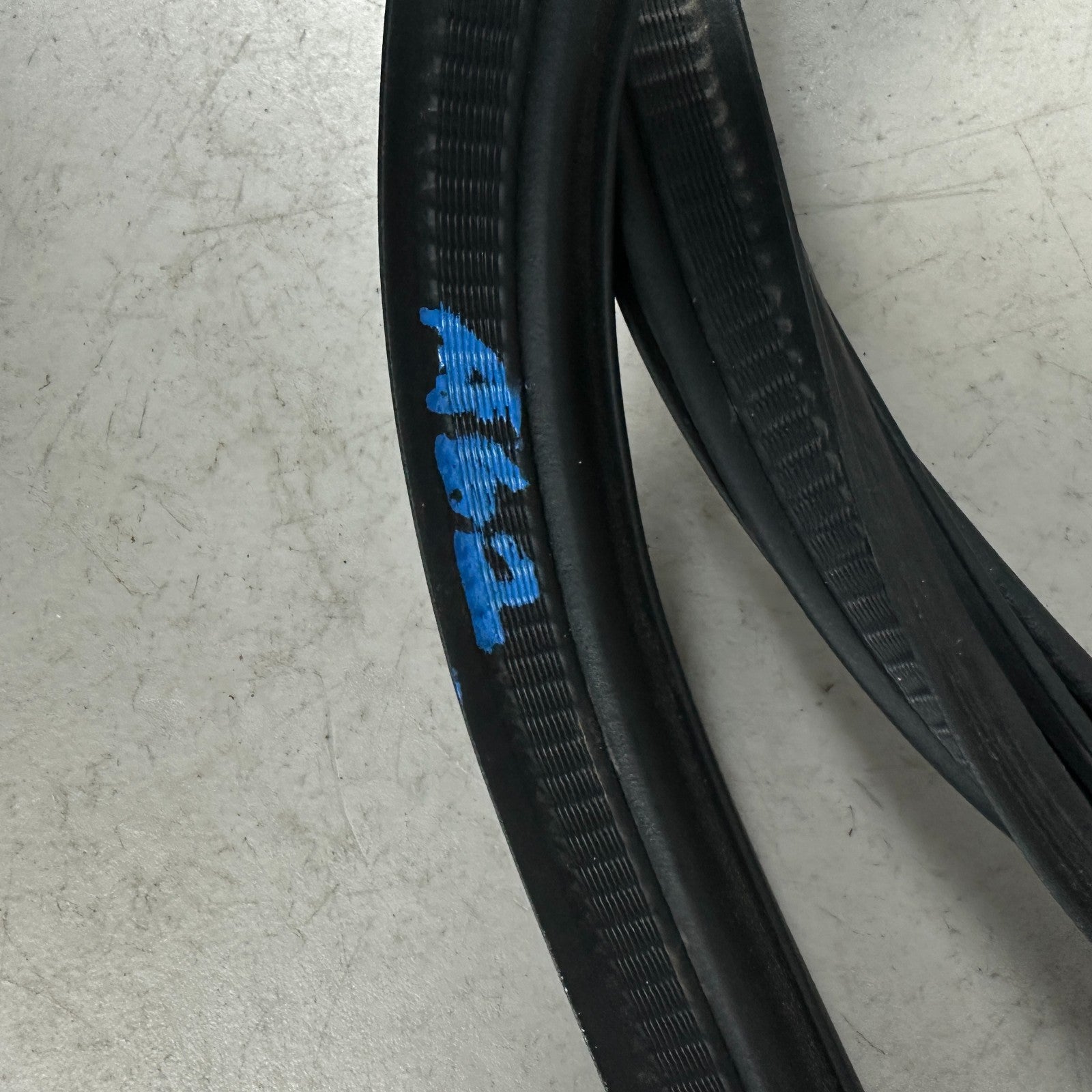 2014-2019 CHEVROLET CORVETTE REAR TAILGATE TRUNK WEATHERSTRIP RUBBER SEAL OEM