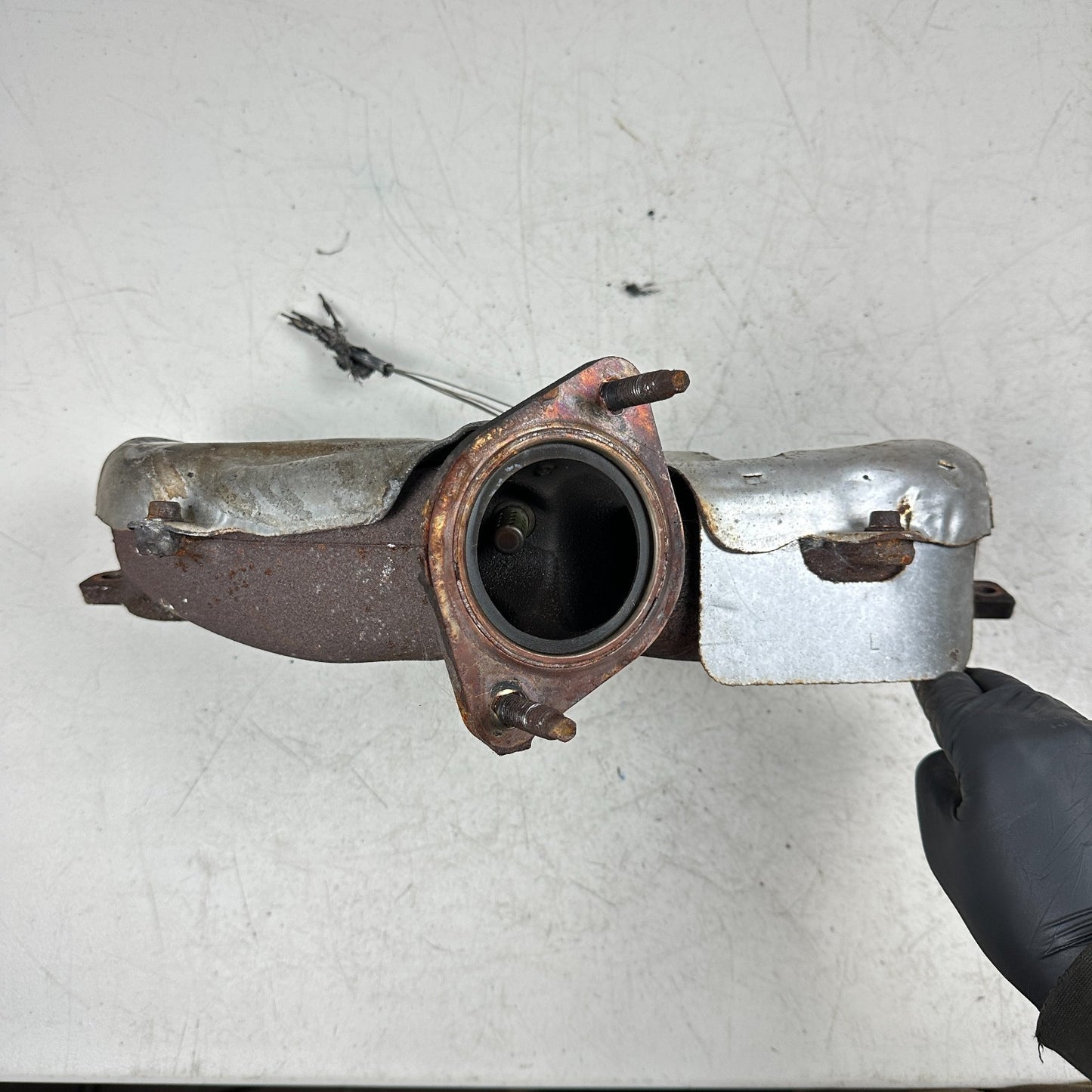 05-13 CHEVROLET CORVETTE LEFT DRIVER SIDE ENGINE MOTOR EXHAUST MANIFOLD ASSY OEM