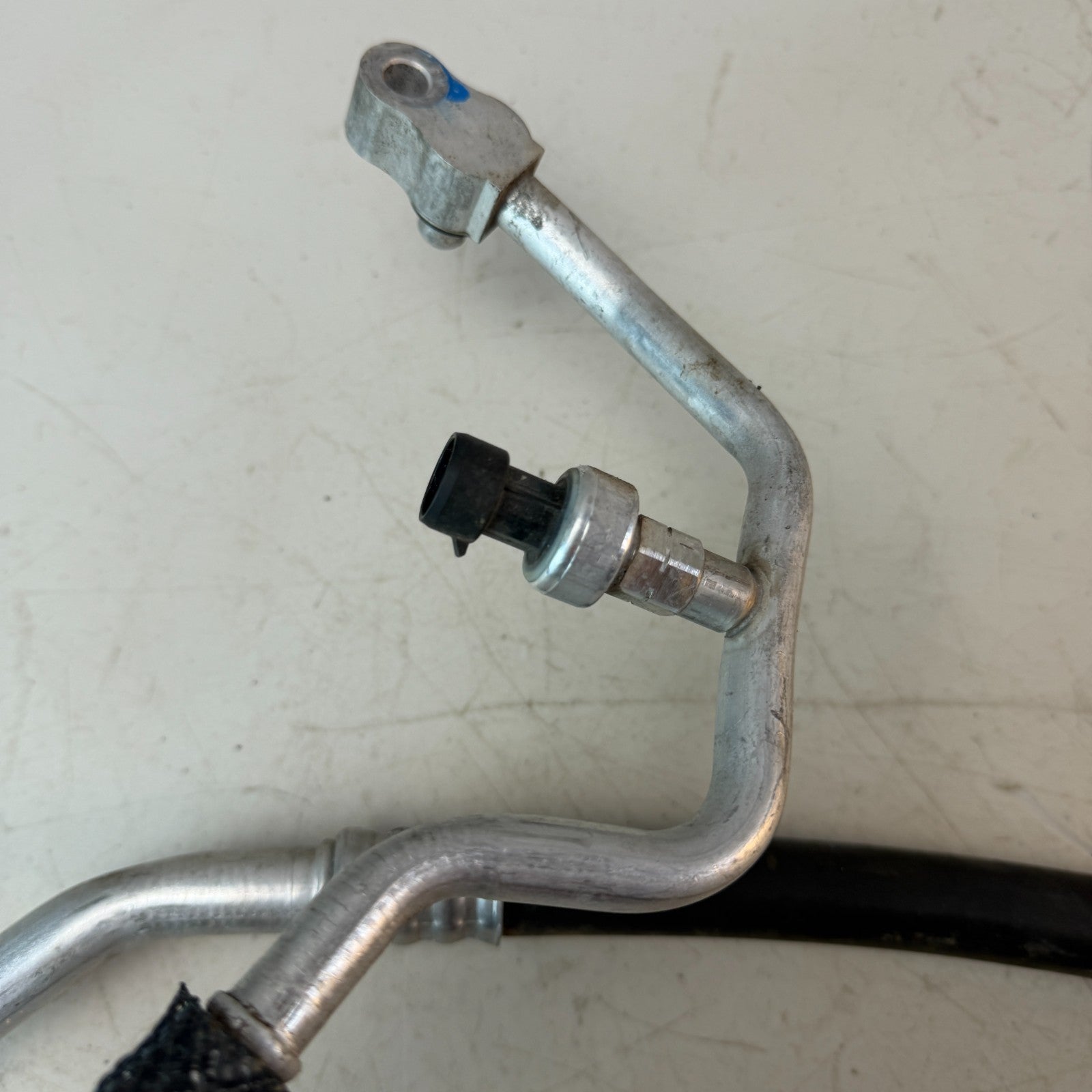 2016-2024 CHEVY CAMARO A/C AIR CONDITIONING COMPRESSOR HOSE PIPE 84008572 OEM