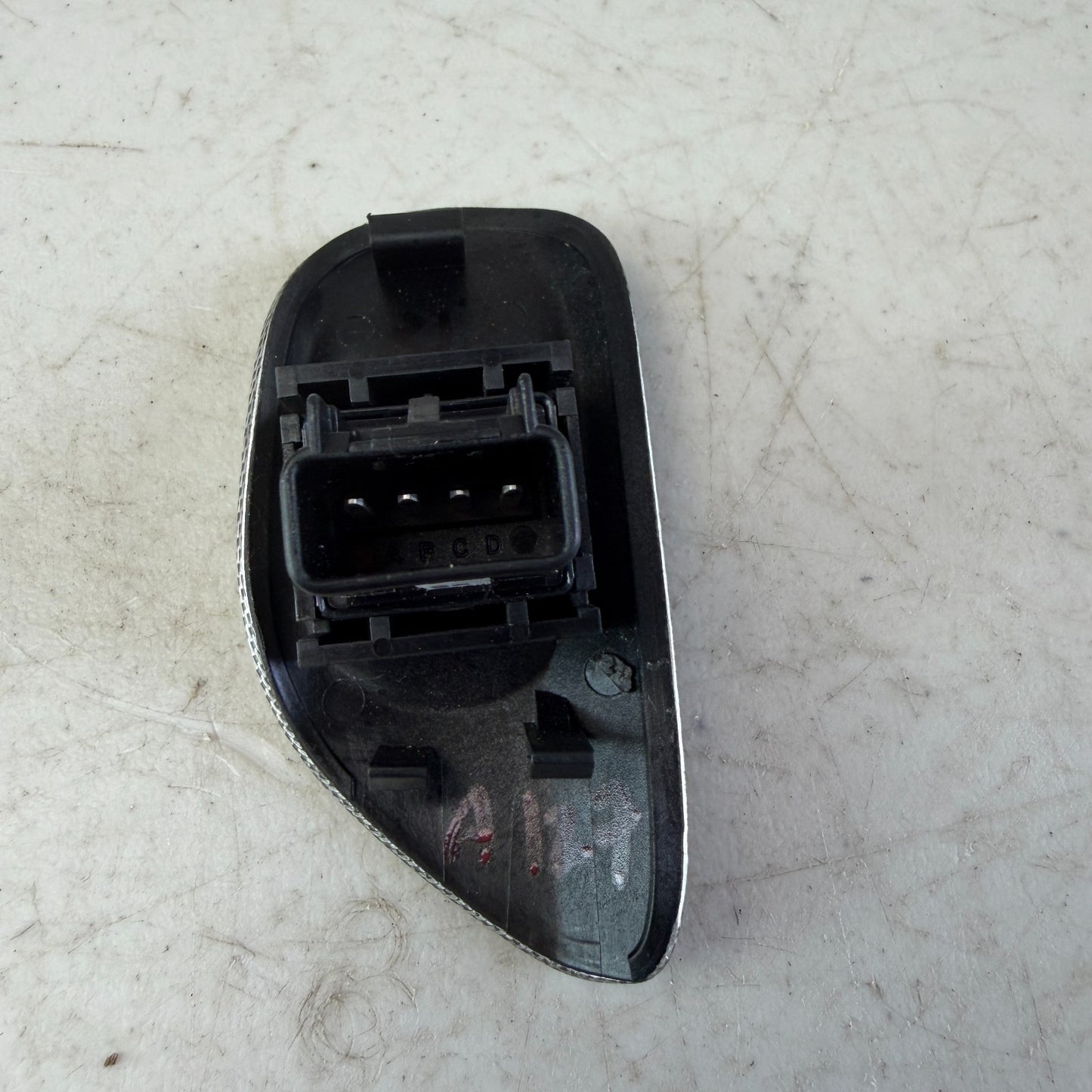 2005-2013 CHEVY CORVETTE LEFT DRIVER SIDE DOOR RELEASE SWITCH BUTTON 10362041